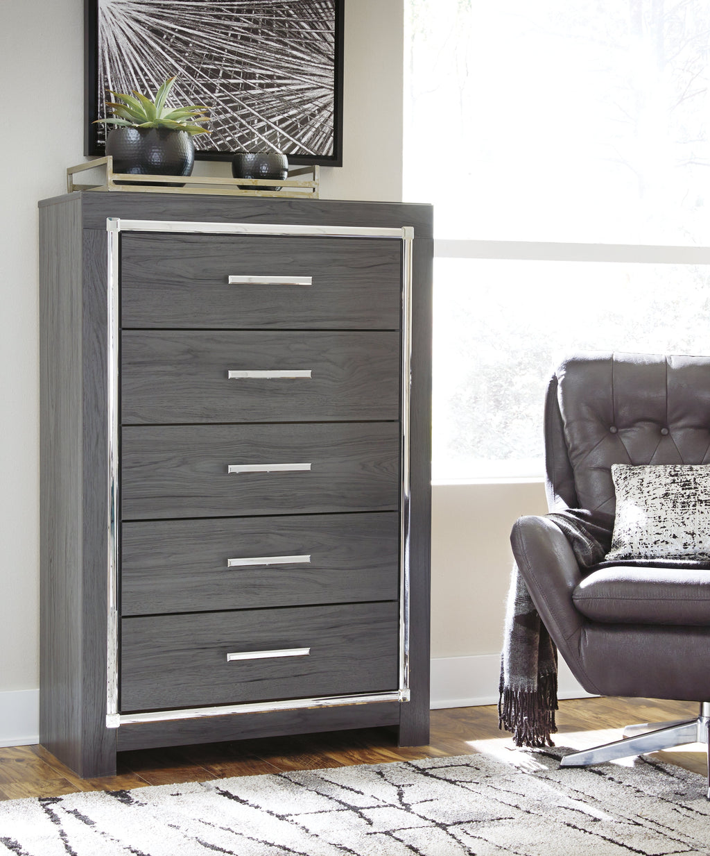 Lodanna Gray Chest and Nightstand