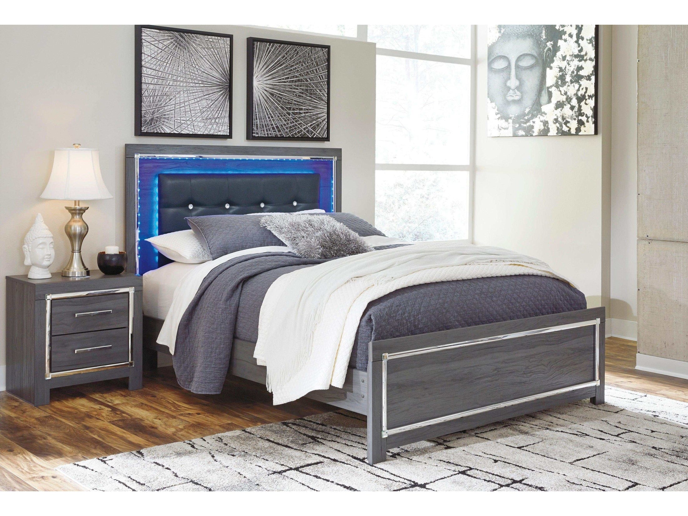 Lodanna Gray Queen Panel Bed w/ LED
