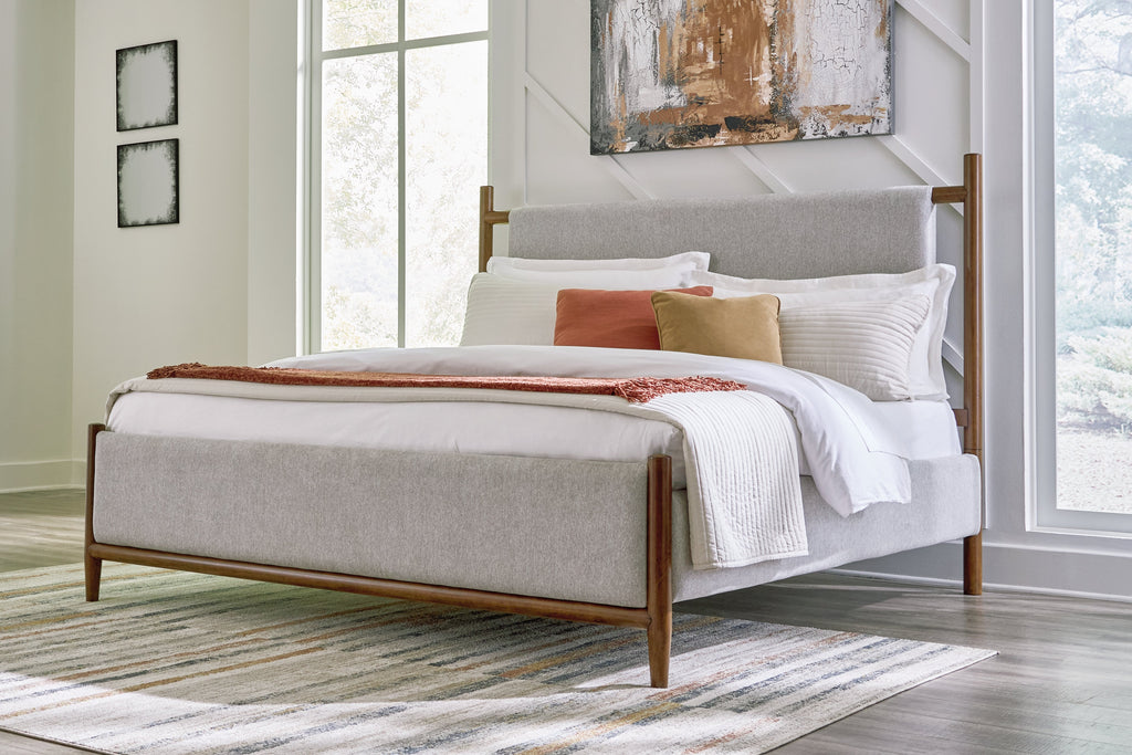 Lyncott California King Upholstered Bedroom Set