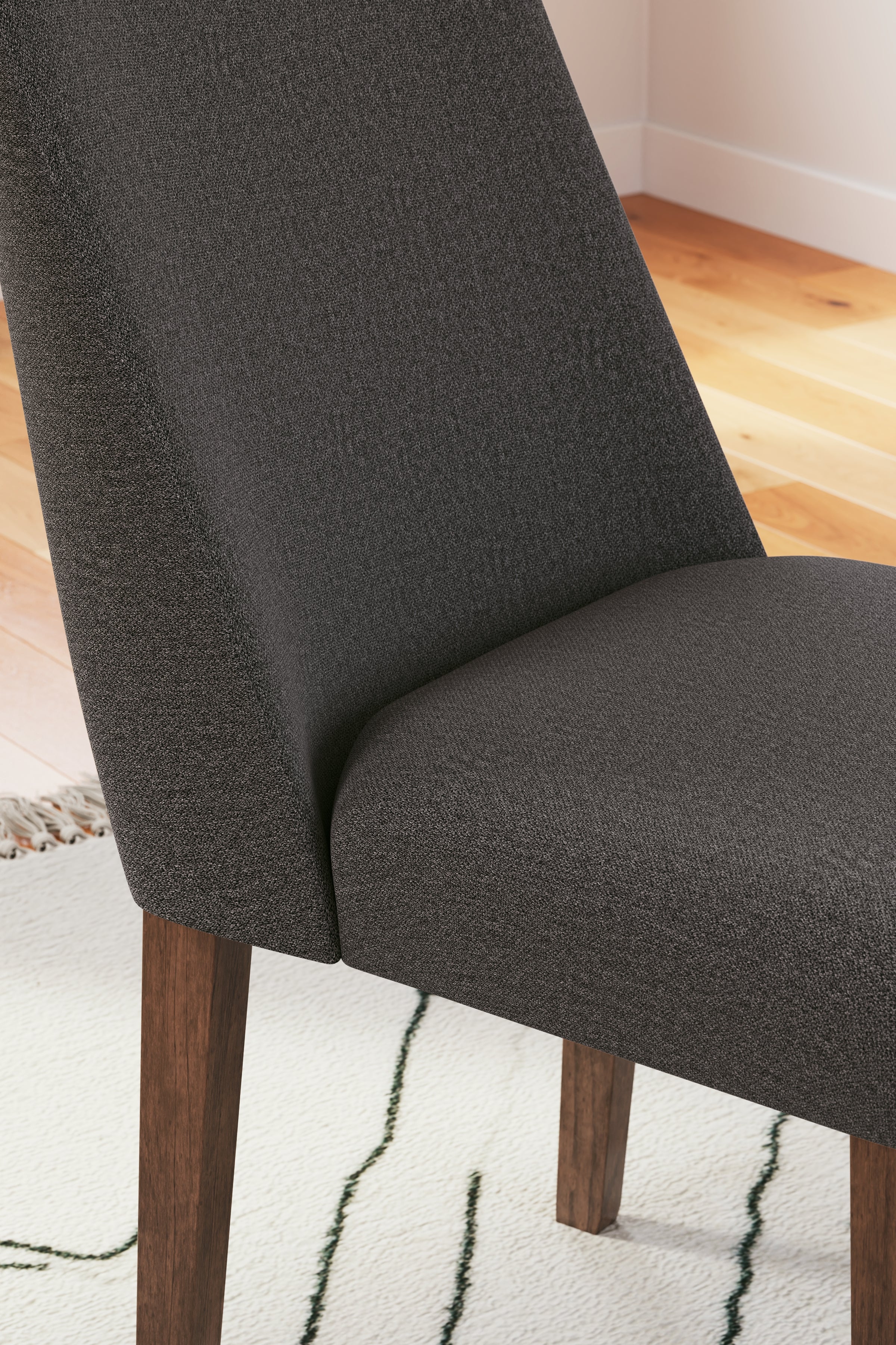 Lyncott Charcoal/Brown Extension Dining Table w/ 6 Chairs