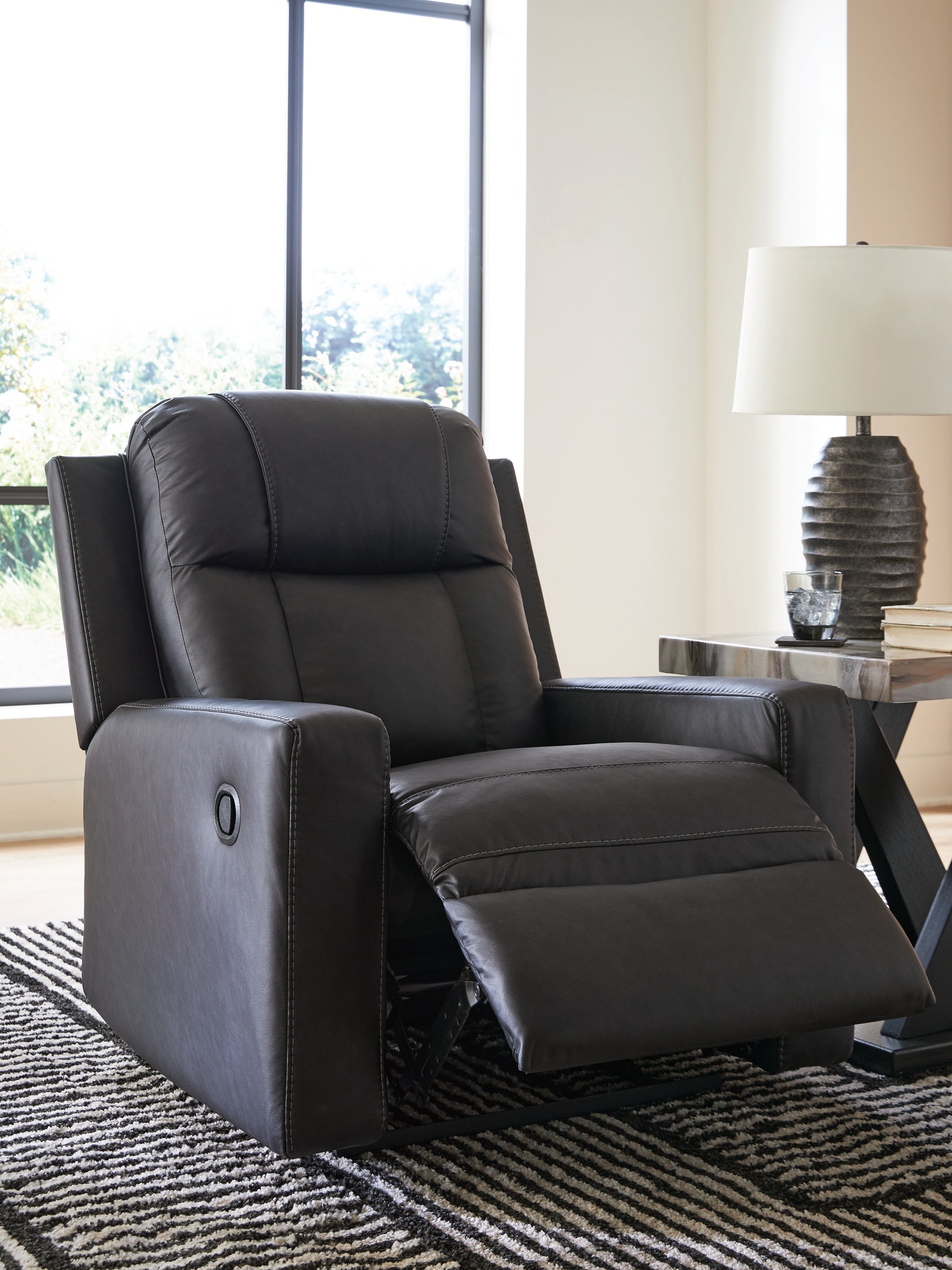 Mackmenville Carbon Recliner