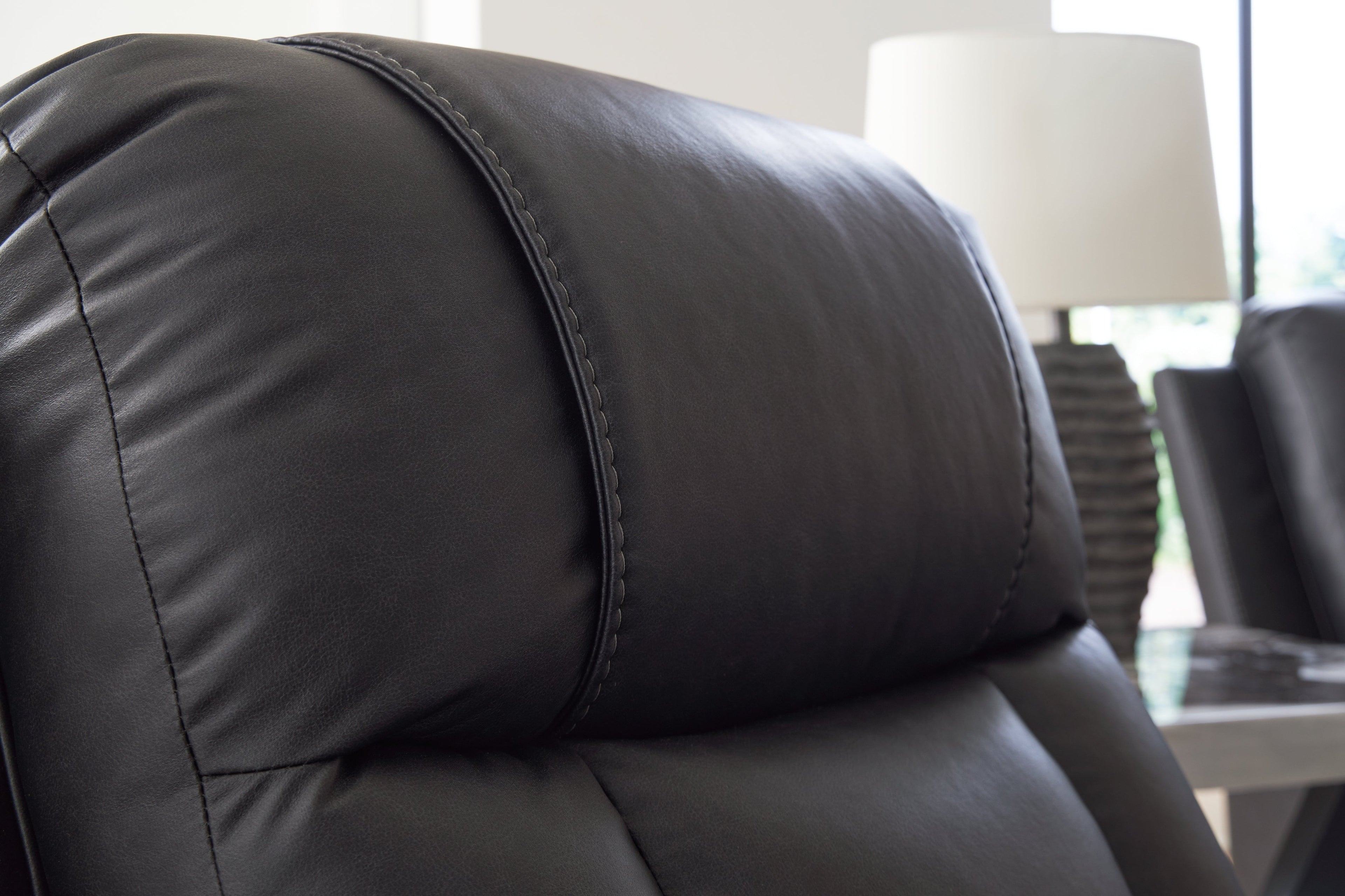 Mackmenville Carbon Recliner