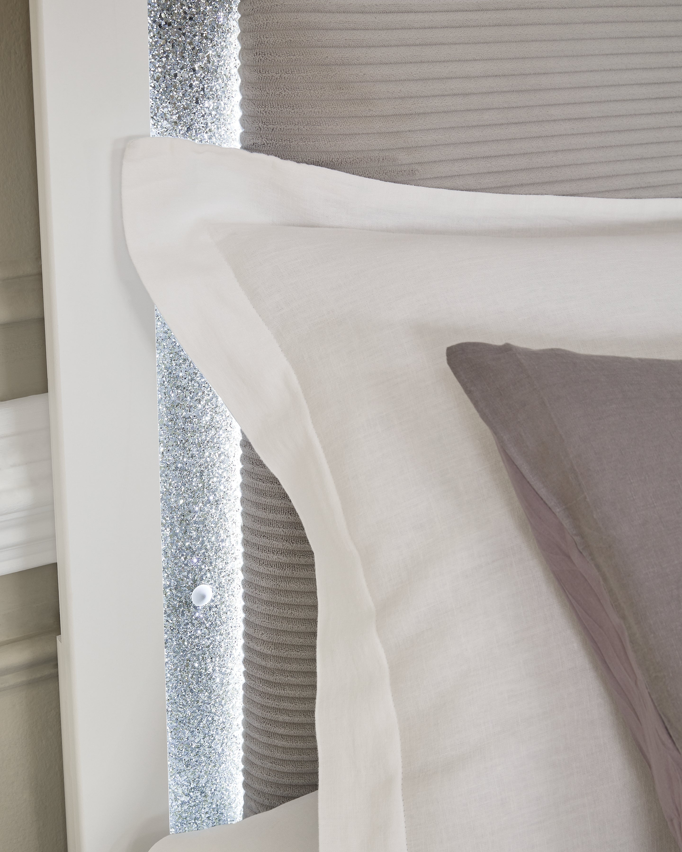 Maeling White King Upholstered Panel Bed