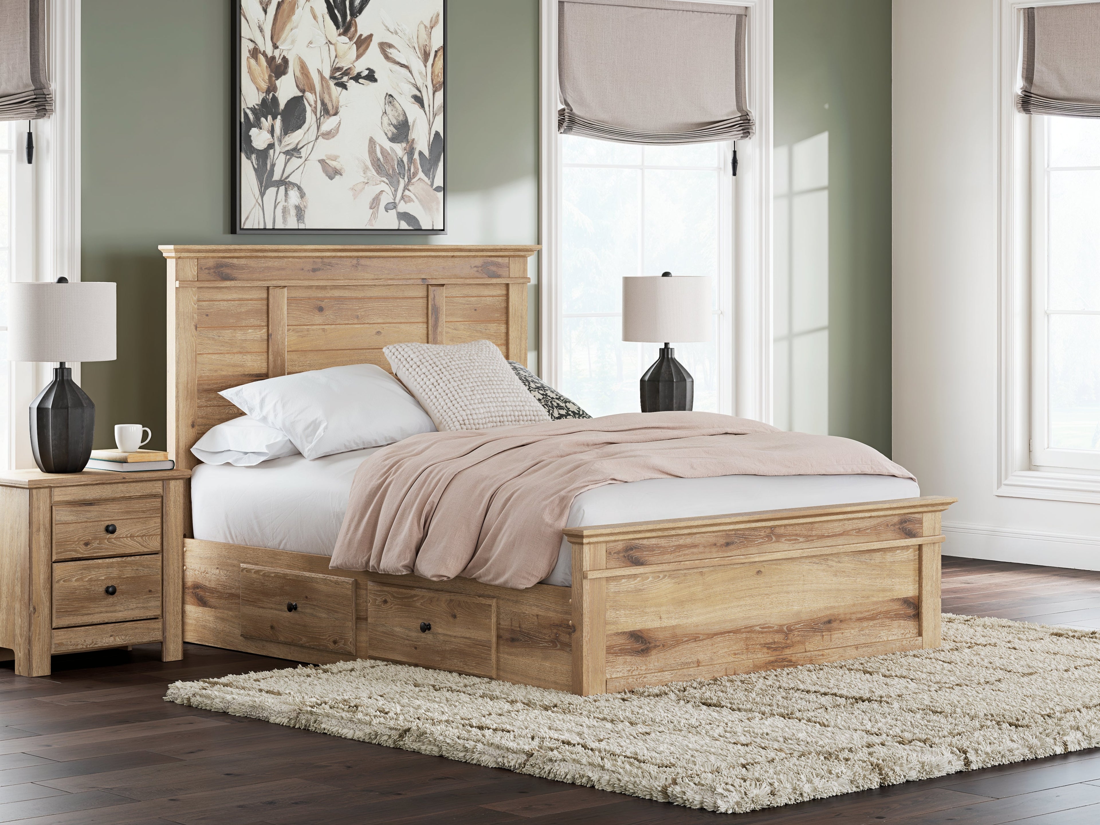 Makidern Queen Panel Bed, Tan
