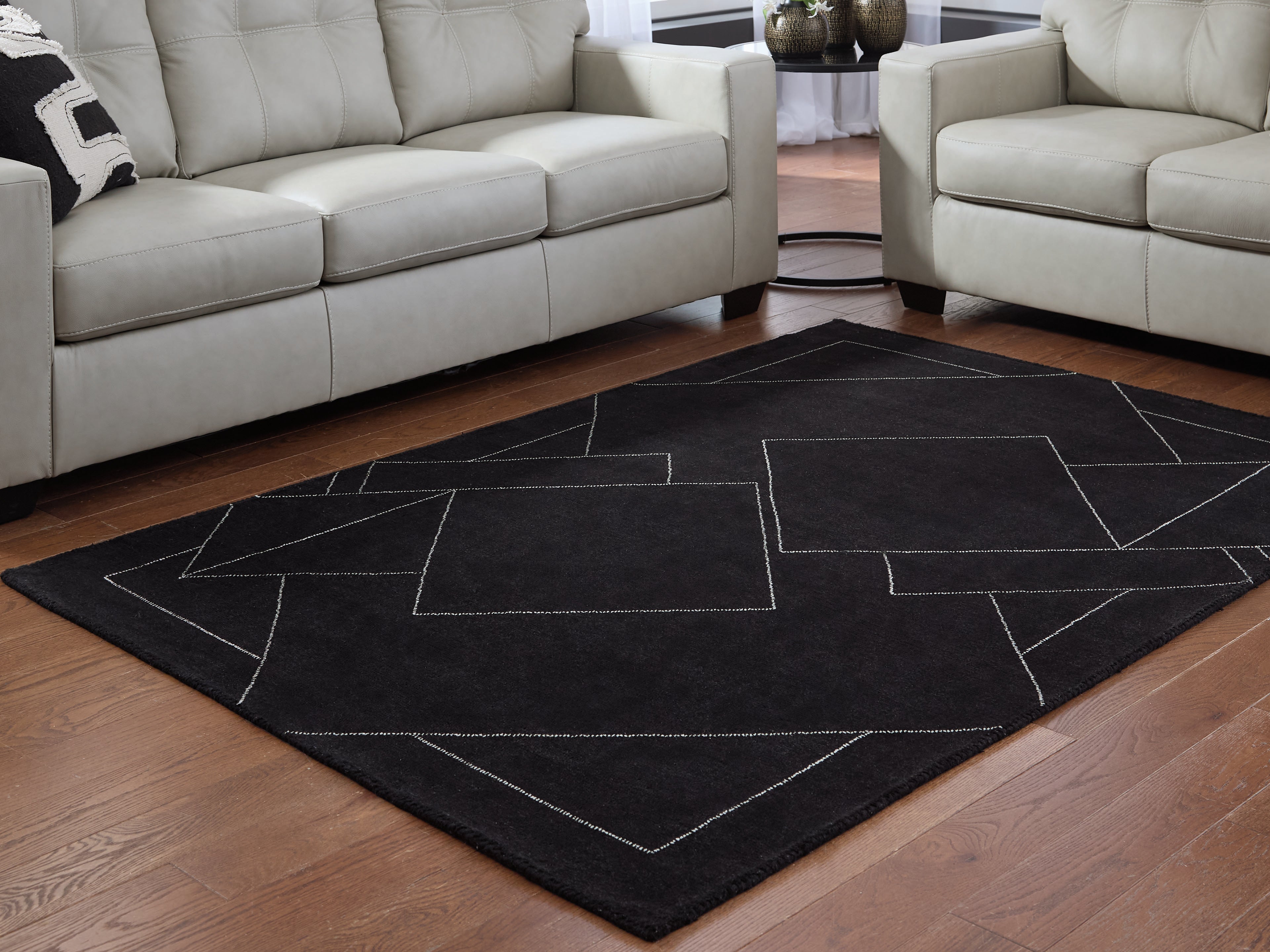 Marav Black/White Medium Rug