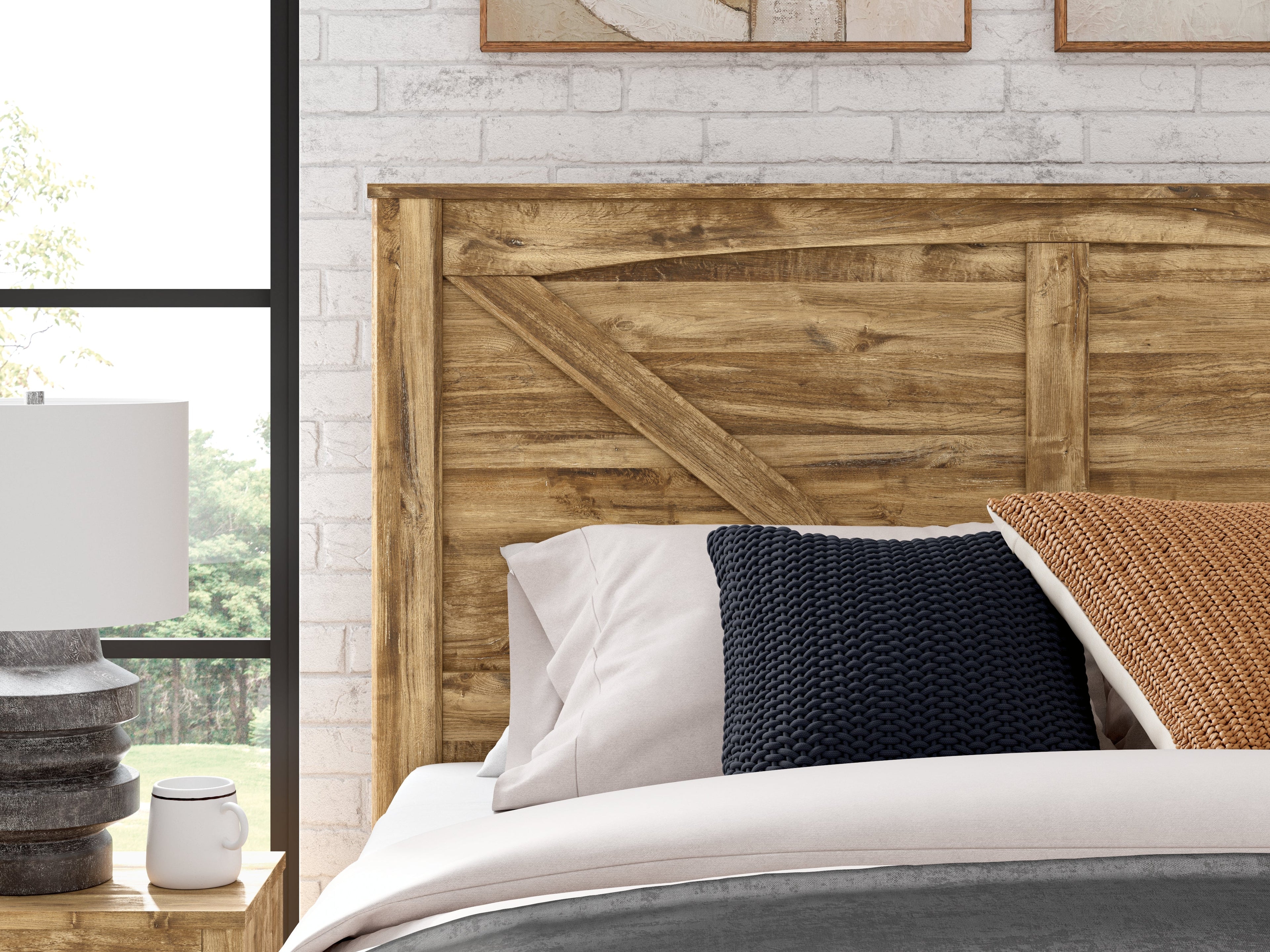Maystonna Brown King Crossbuck Panel Bed