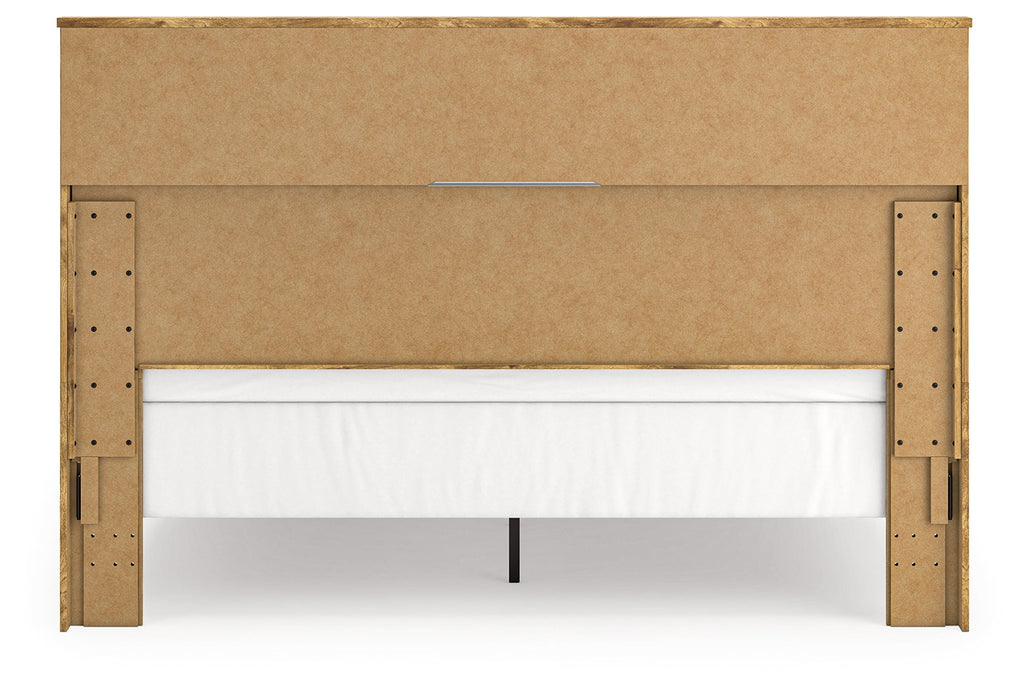 Maystonna Brown King Panel Bed
