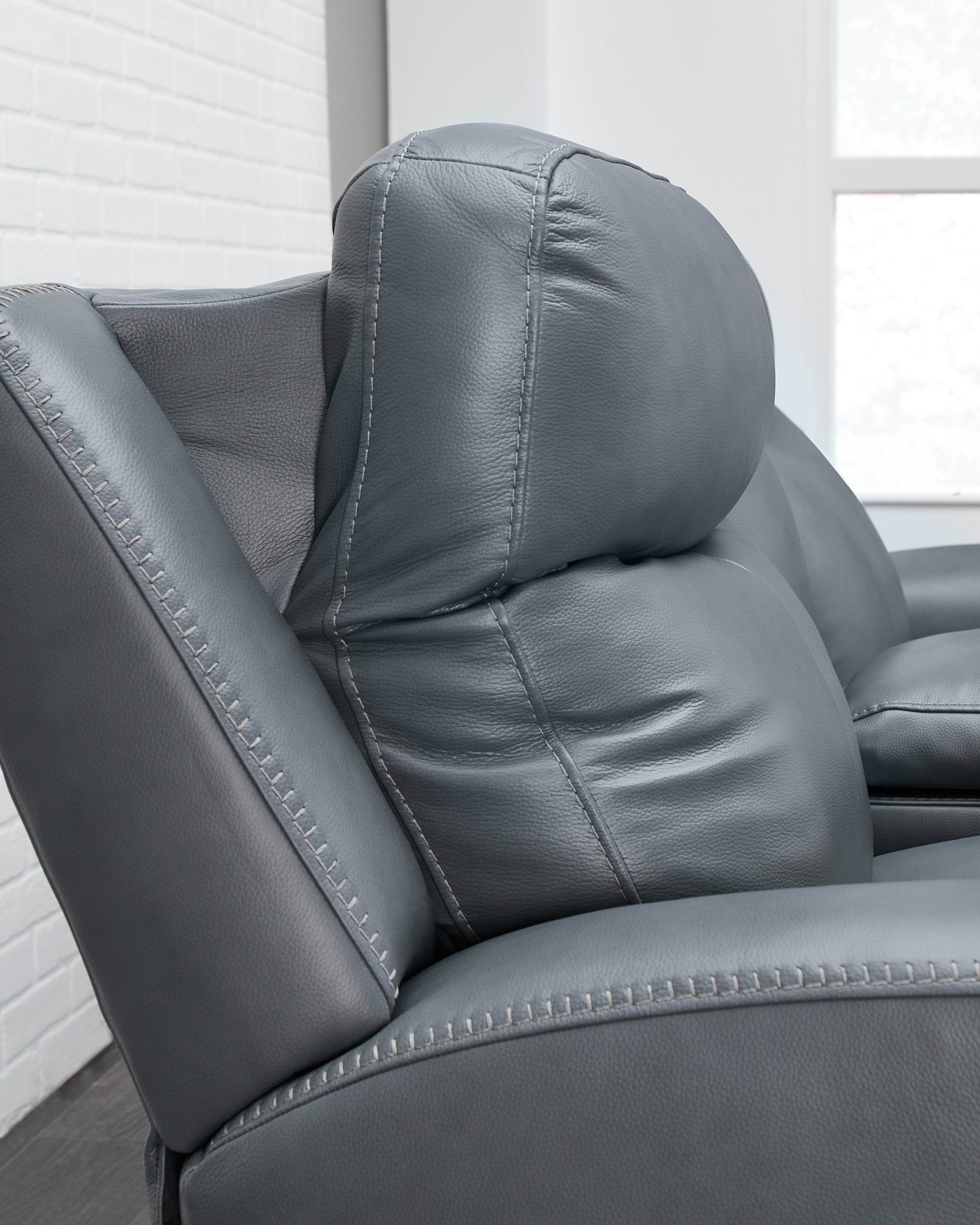 Mindanao Steel Power Reclining Loveseat w/ Console