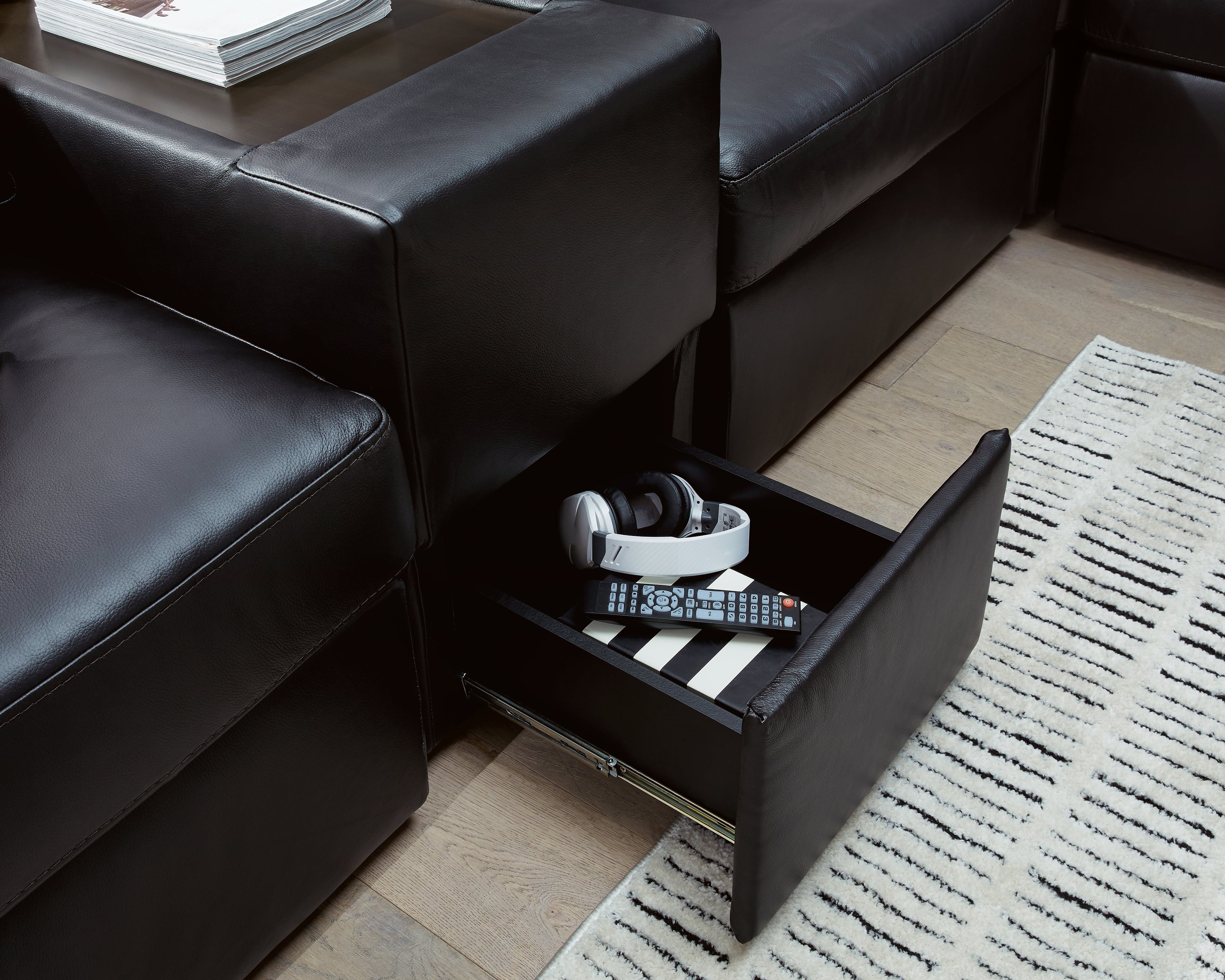 ModMax II 8 Pc Sectional, Black