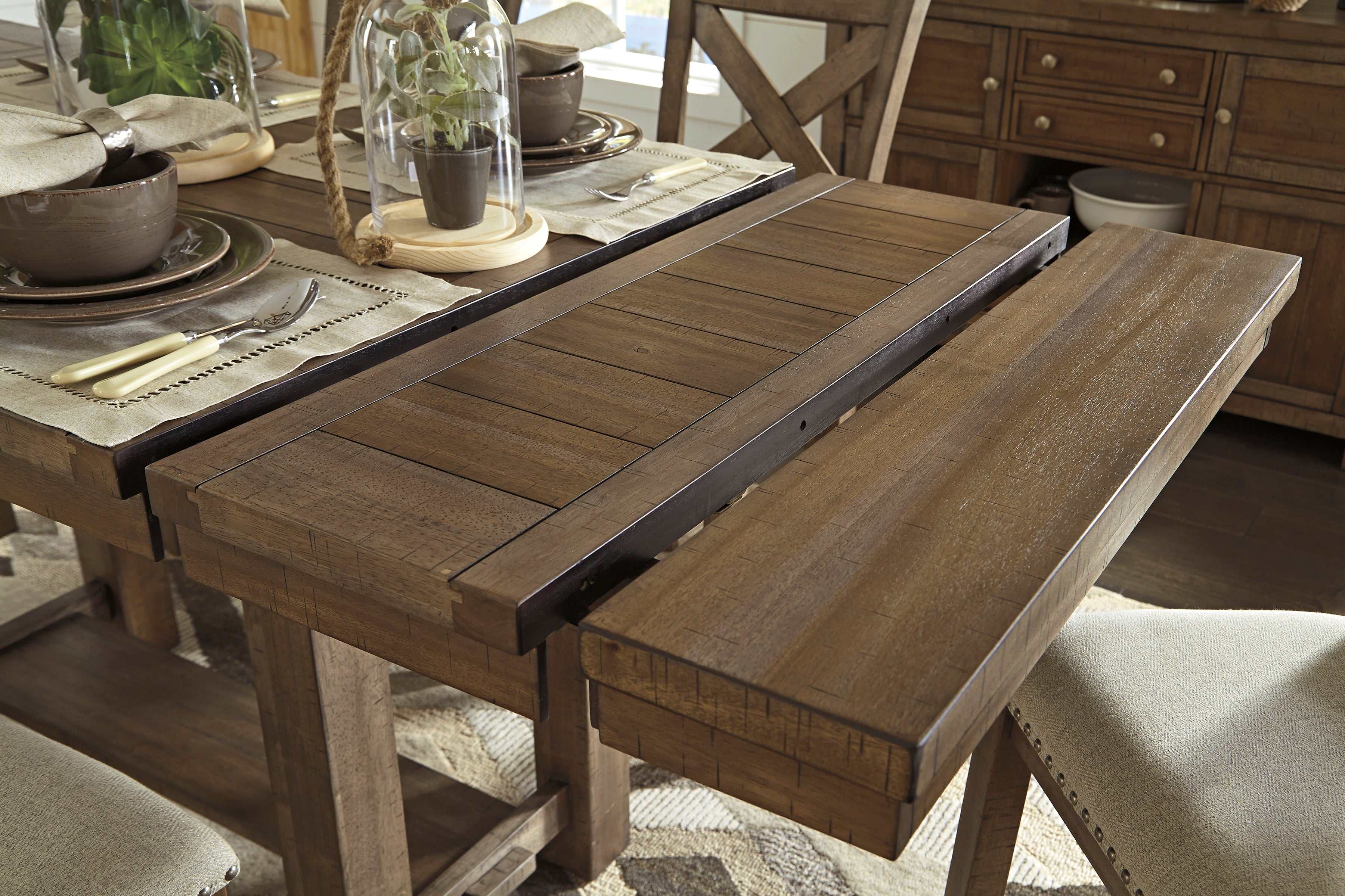 Moriville Grayish Brown Dining Table and 6 Chairs / 7-Piece Set