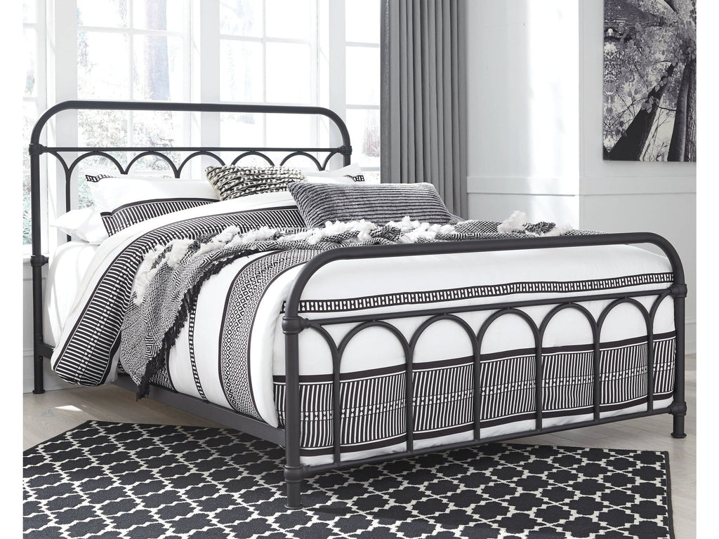Nashburg Queen Metal Bed