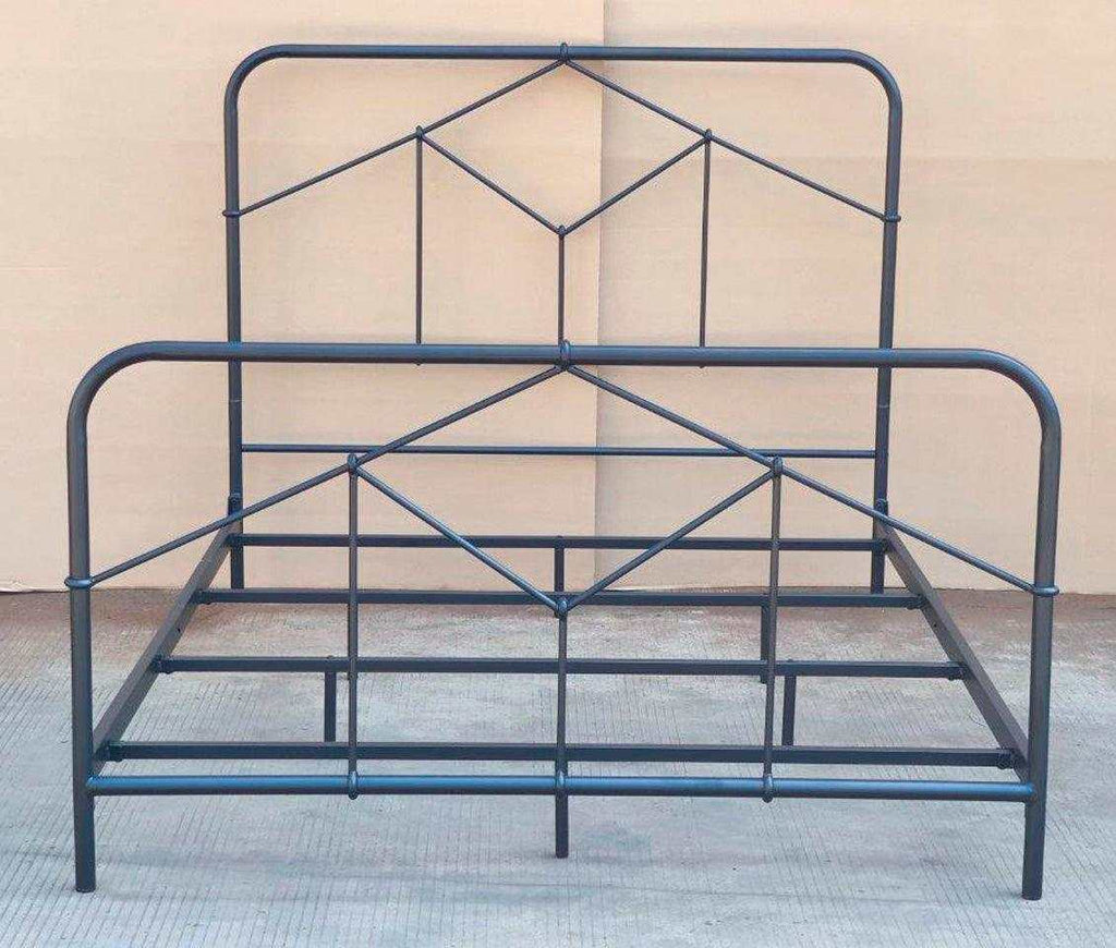 Nashburg Queen Metal Bed