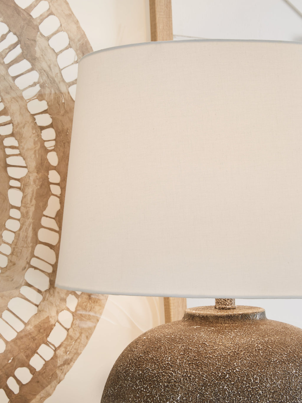 Neavesboro Antique Brown/White 2-Piece Lamp Set
