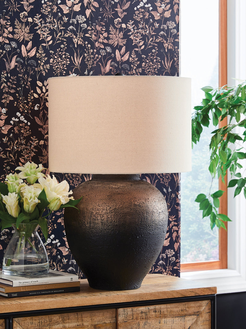 Newgerhard Brown/Black Metal Table Lamp (1/CN)