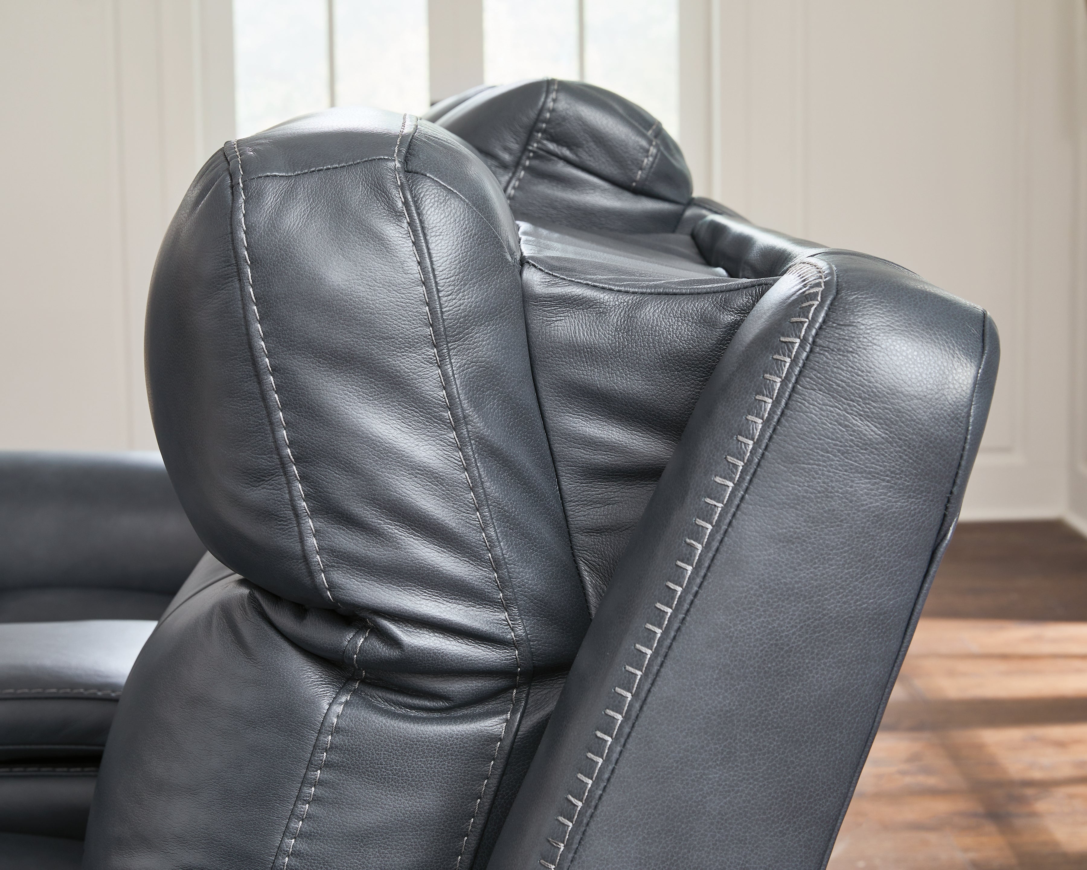 Next Move Admiral PWR REC Sofa with ADJ Headrest