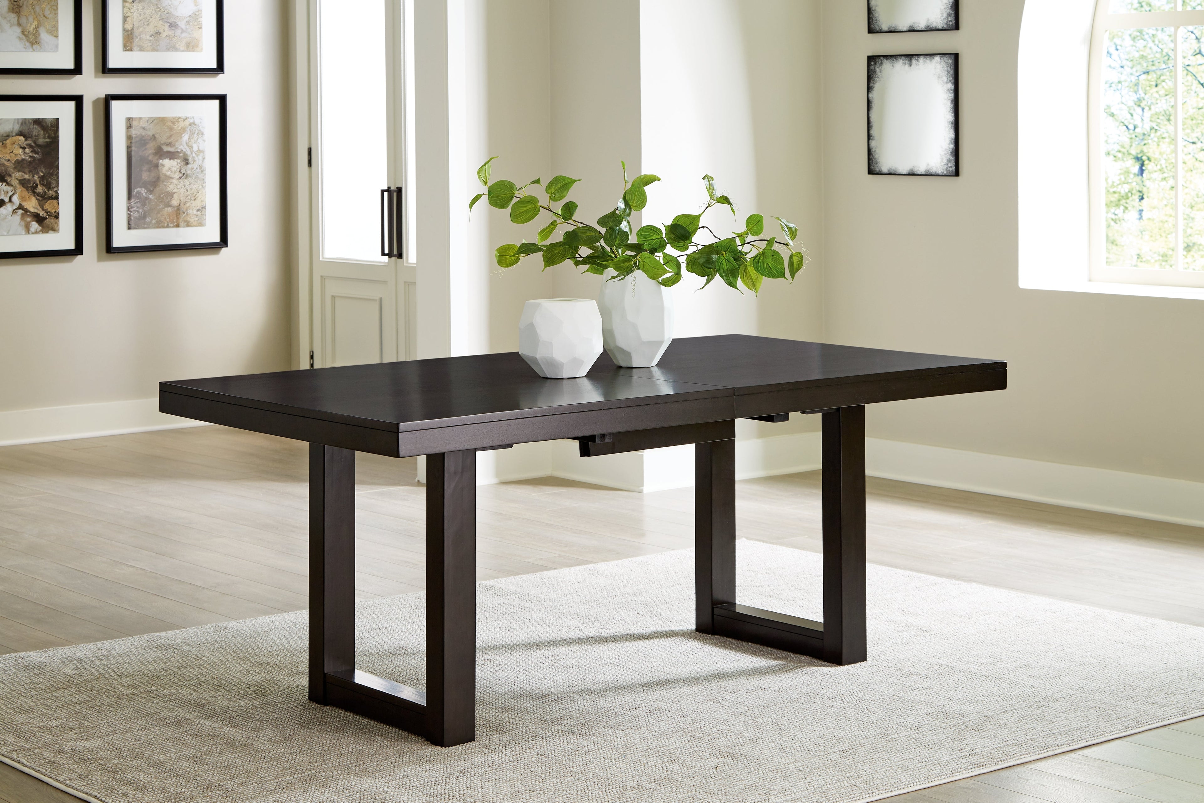 Neymorton Dark Grayish Brown Dining Table w/4 Chairs