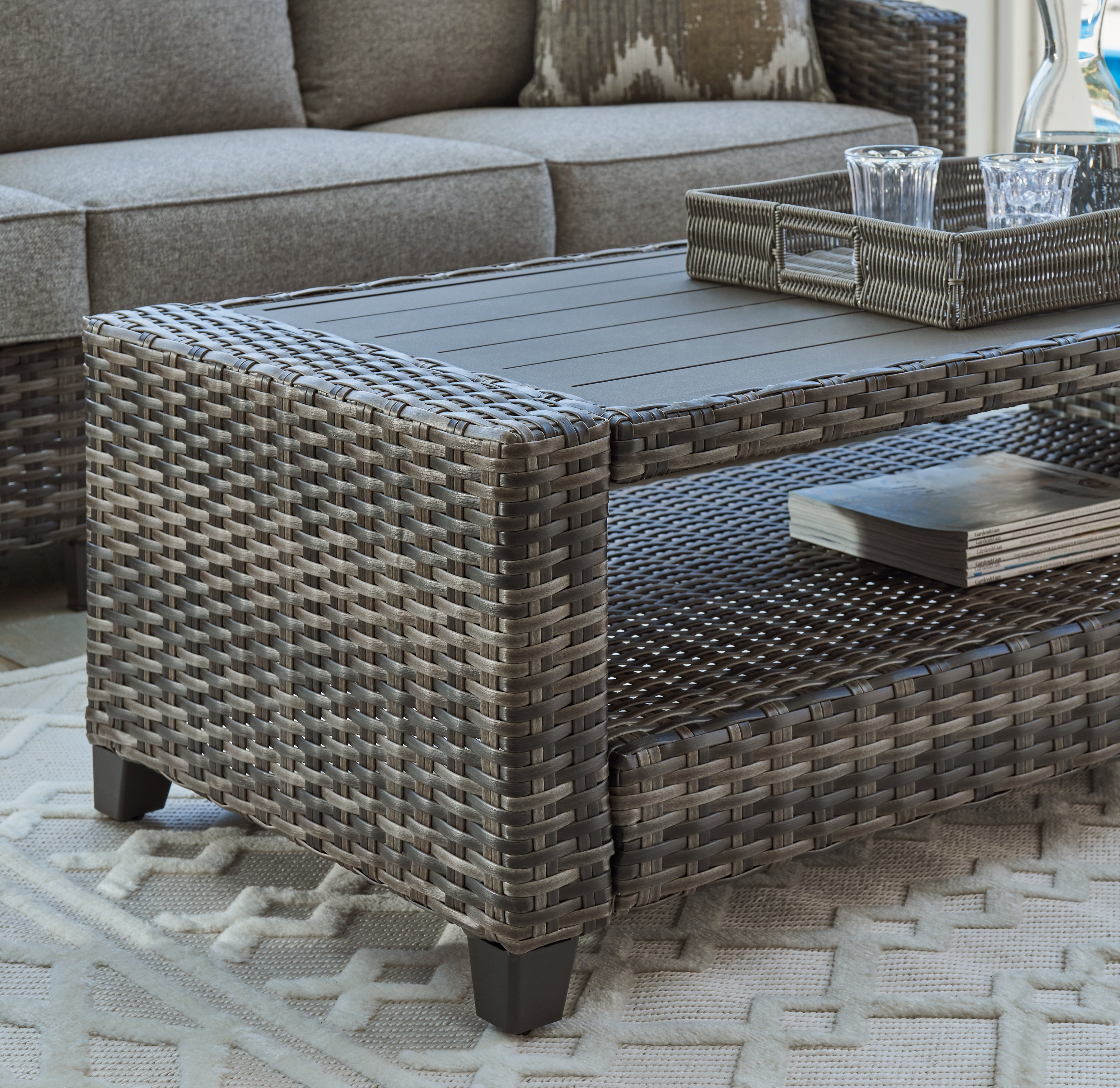 Oasis Court Gray Outdoor Seating Group (Set of 4)