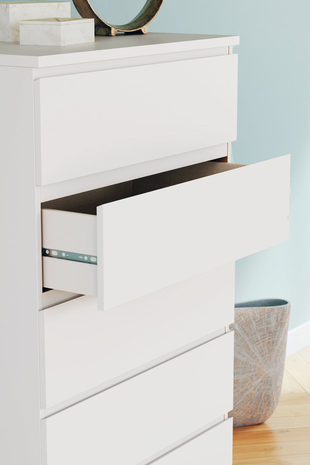 Onita White Queen Storage Bed, Chest and Nightstand