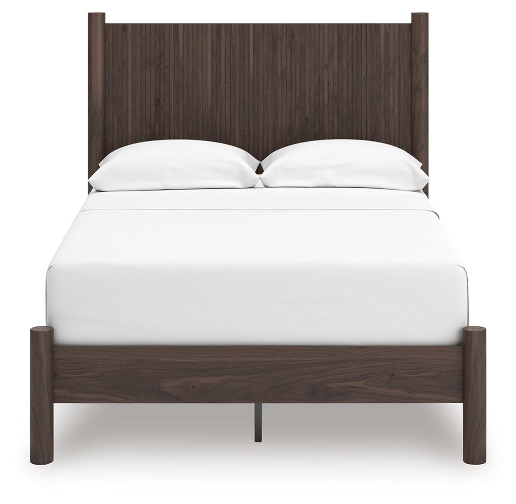 Pamytta Brown Full Panel Platform Bed, Dresser and Mirror