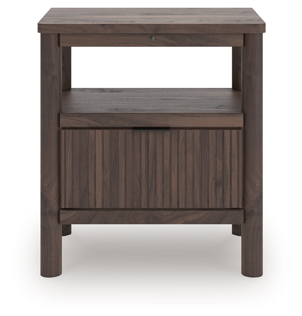 Pamytta Queen Panel Bed, Dresser, Mirror and Nightstand, Brown