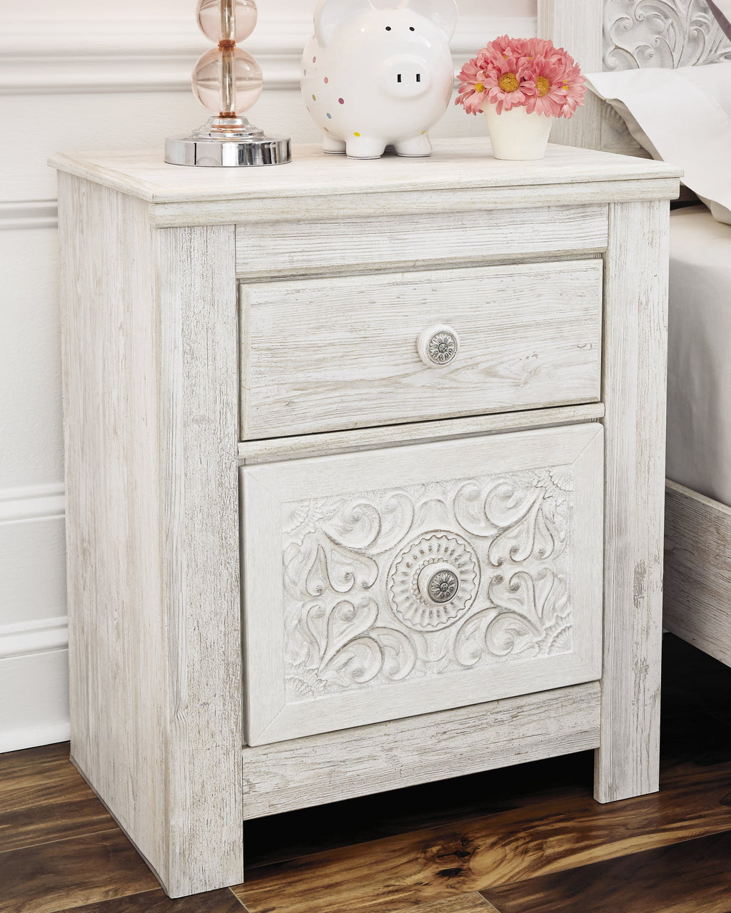 Paxberry Whitewash Queen Panel Bedroom Set