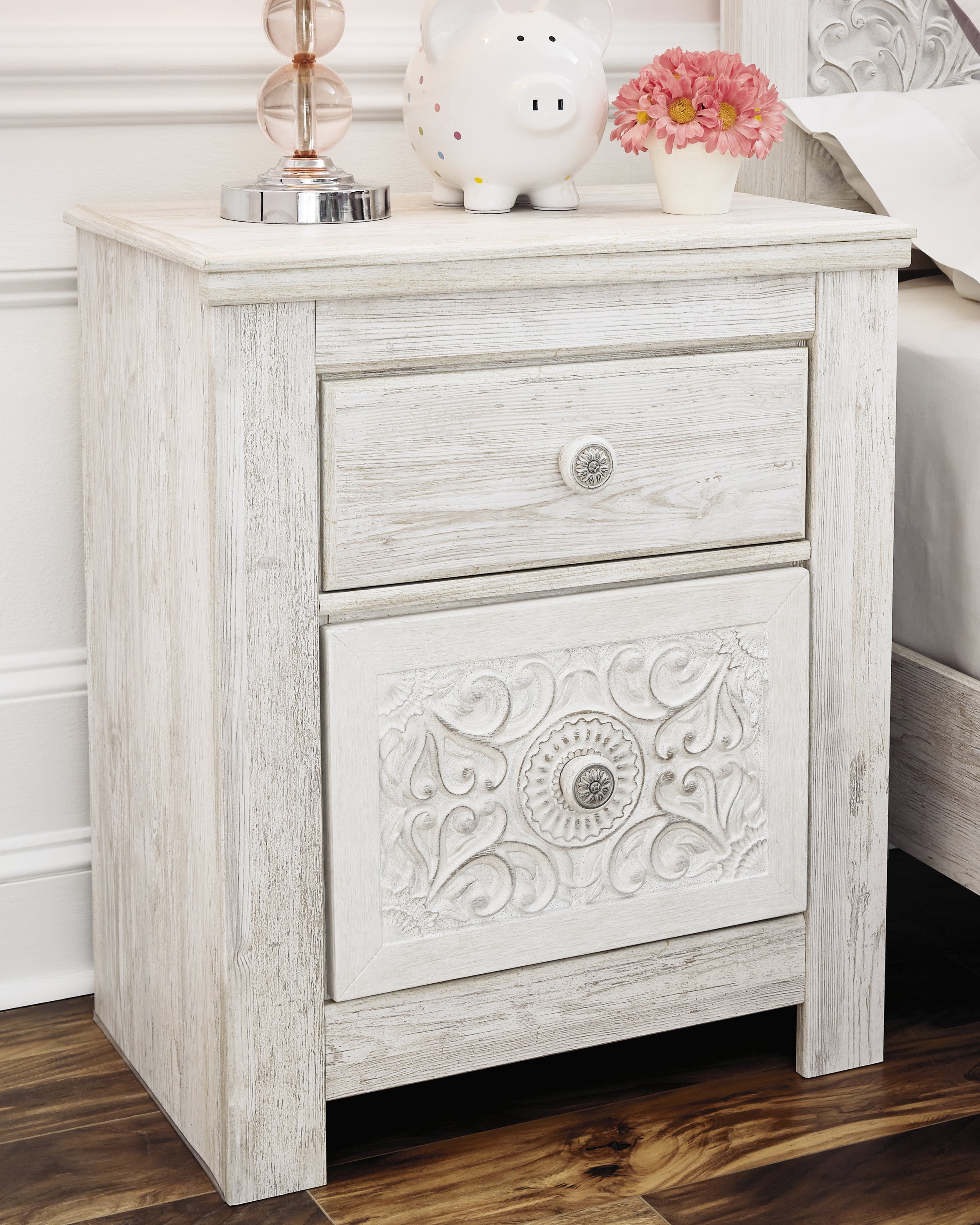 Paxberry Whitewash Queen Panel Bedroom Set