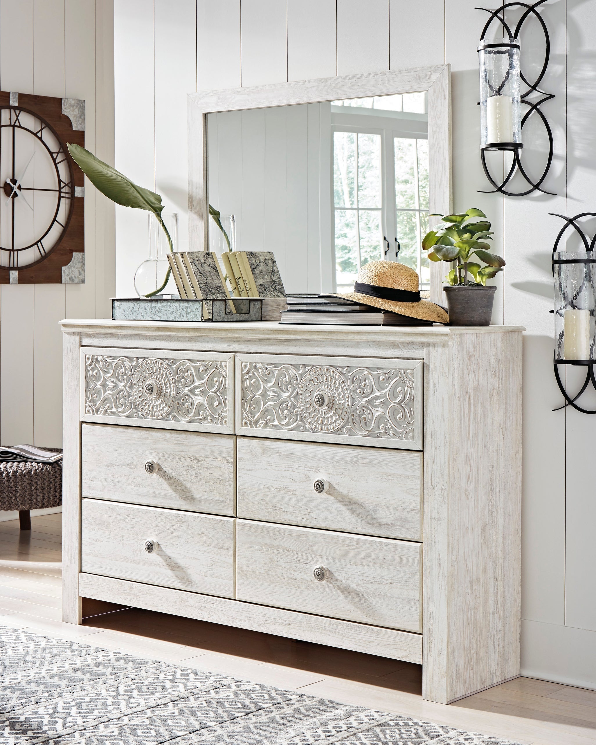 Paxberry Whitewash Queen Panel Bedroom Set