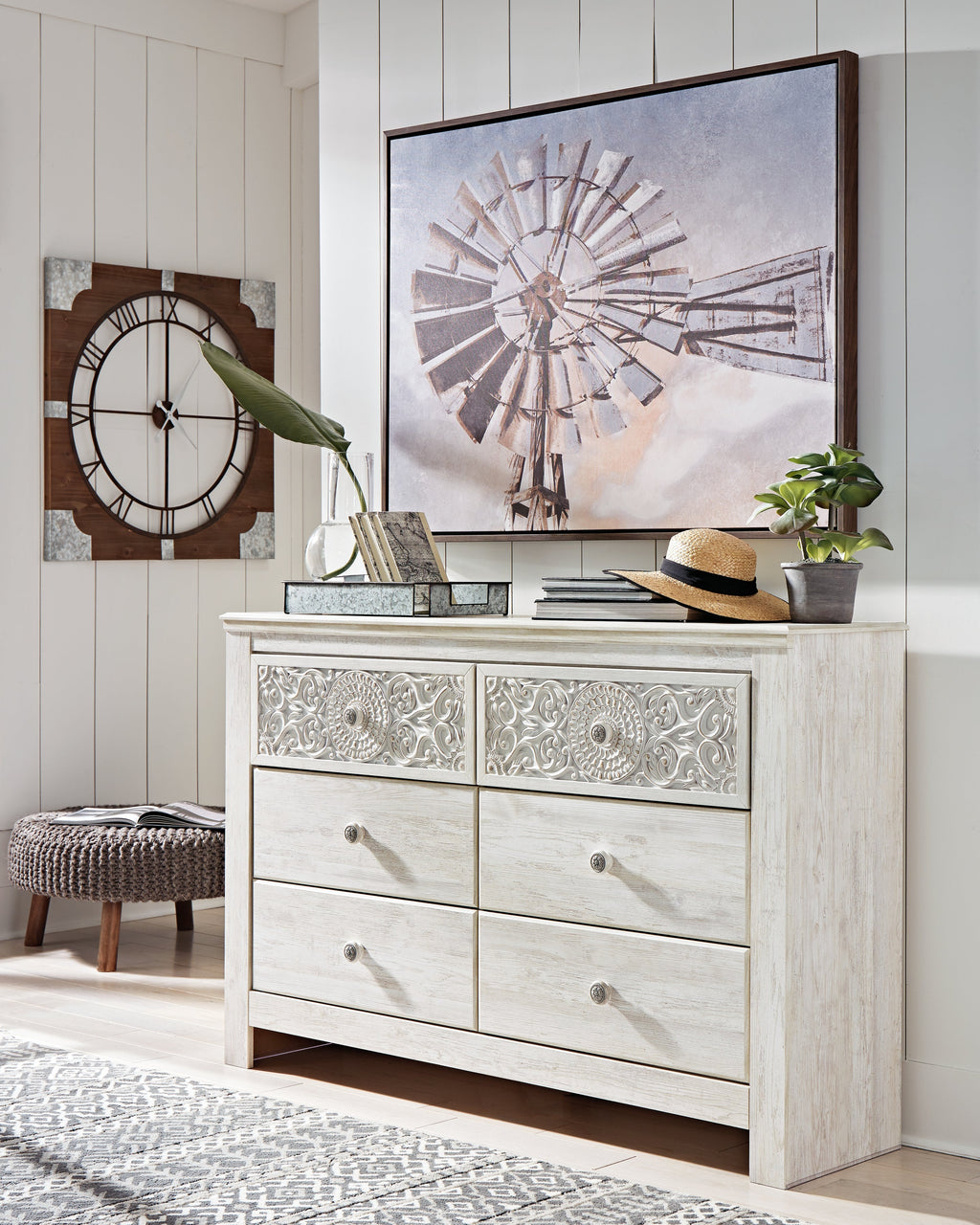 Paxberry Whitewash Queen Panel Bedroom Set with Dresser and Chest