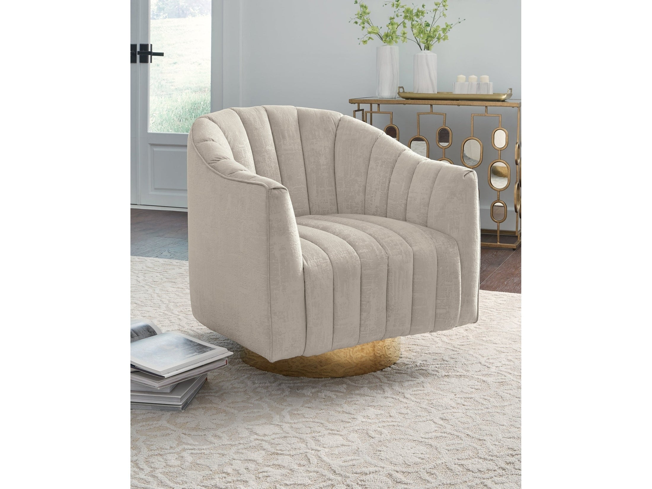Penzlin Pearl Velvet Accent Chair