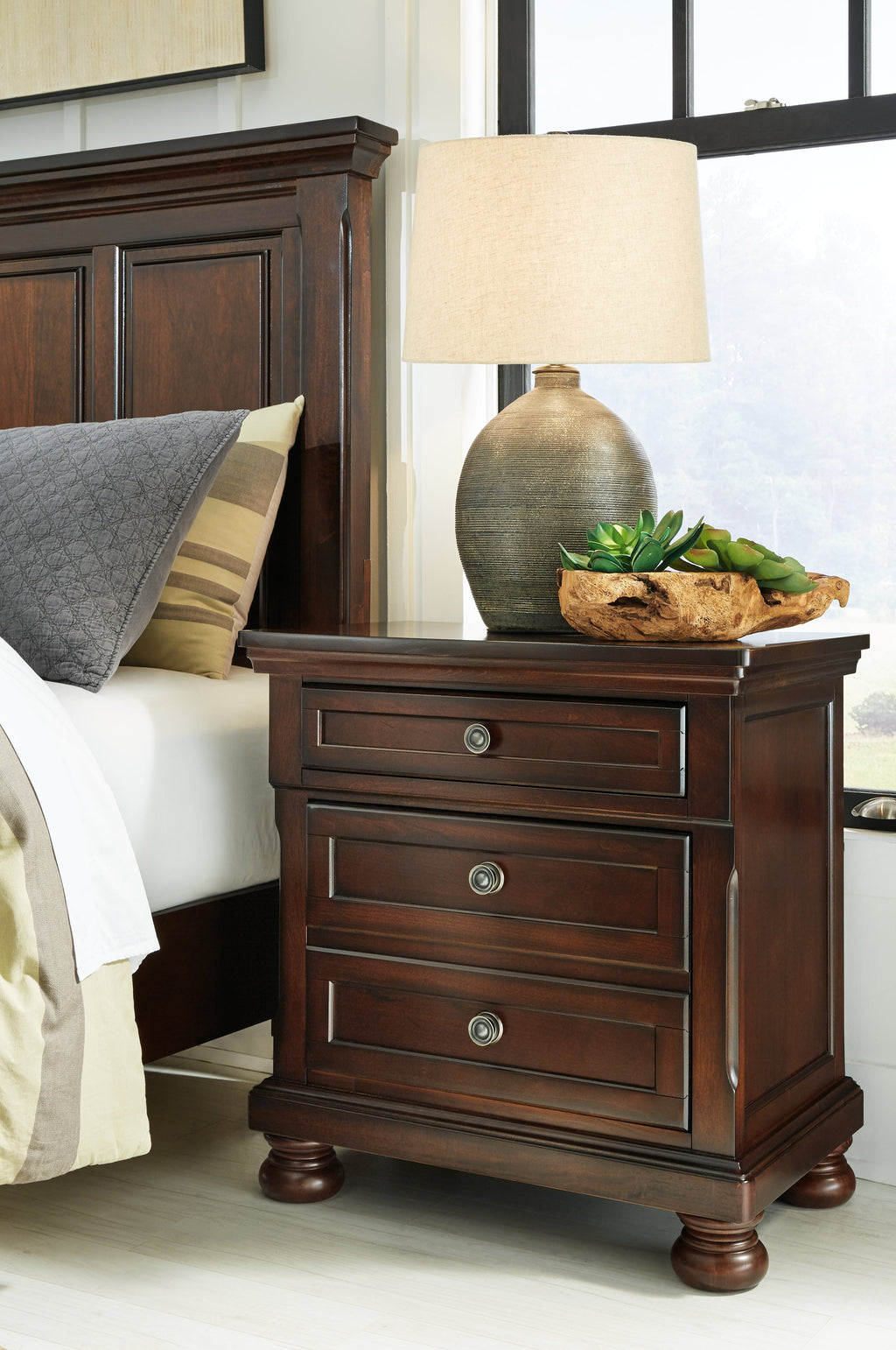 Porter Rustic Queen Panel Bed, Dresser, Mirror and 2 Nightstands, Brown