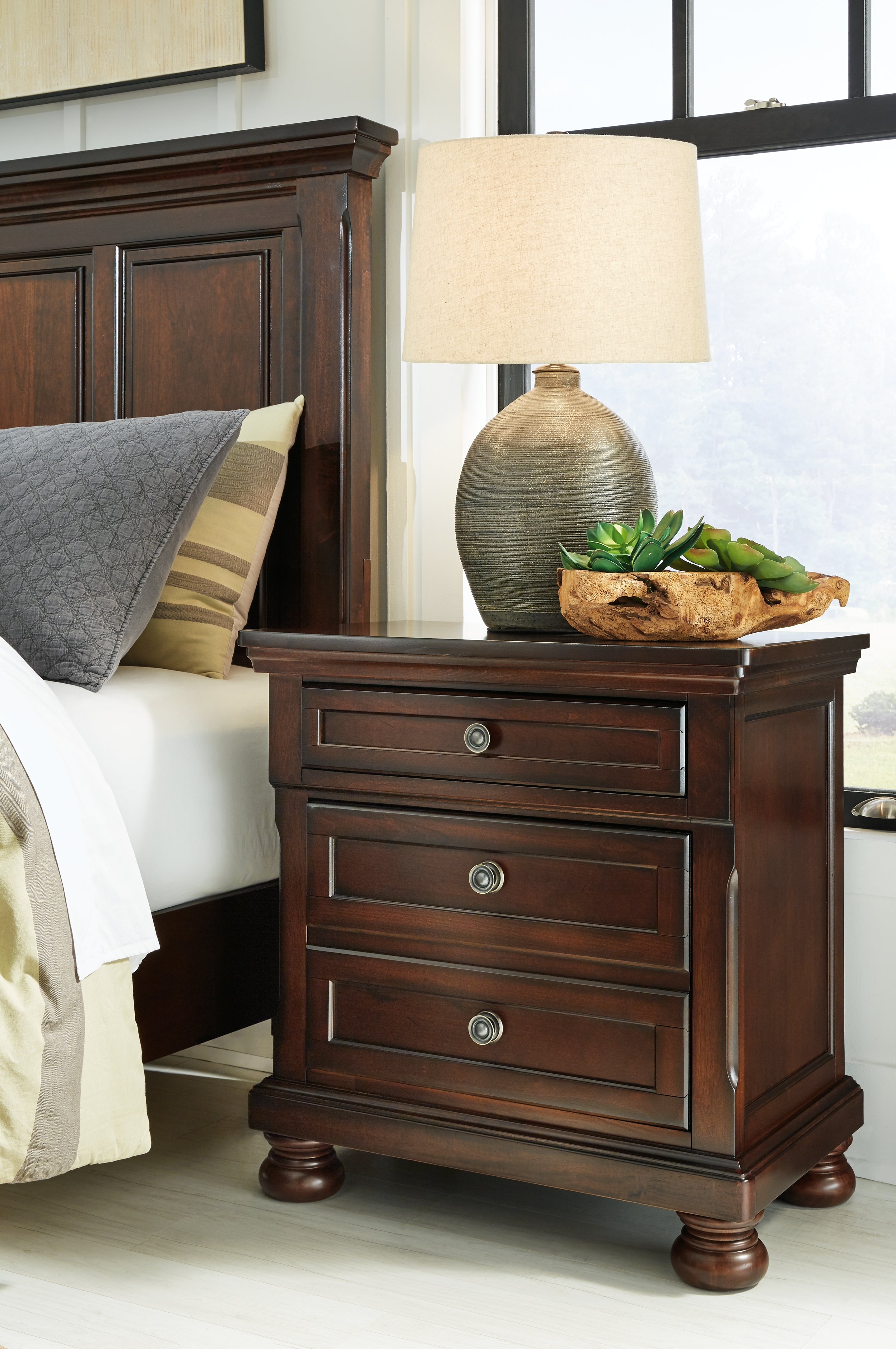 Porter Rustic Queen Panel Bed, Dresser, Mirror and 2 Nightstands, Brown