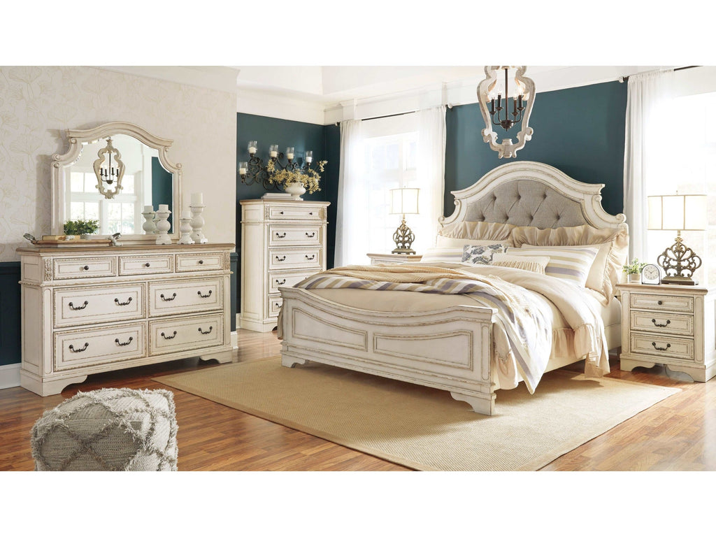 Realyn California King Upholstered Panel Bedroom Set / 5pc
