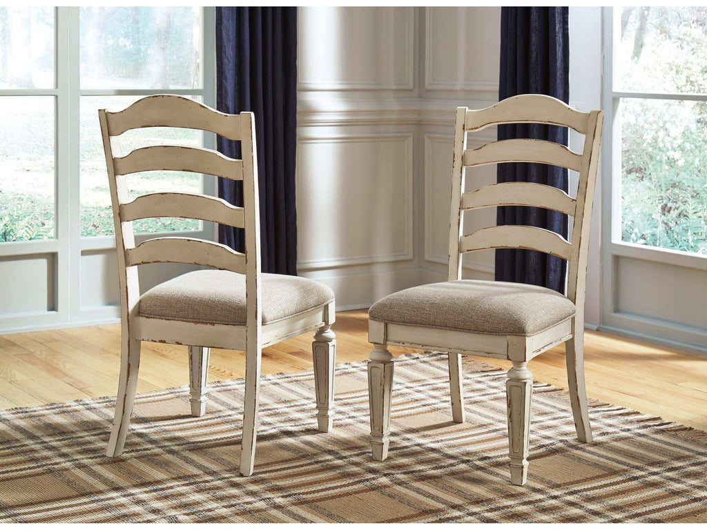 Realyn Chipped White Dining Room Set / 5pc