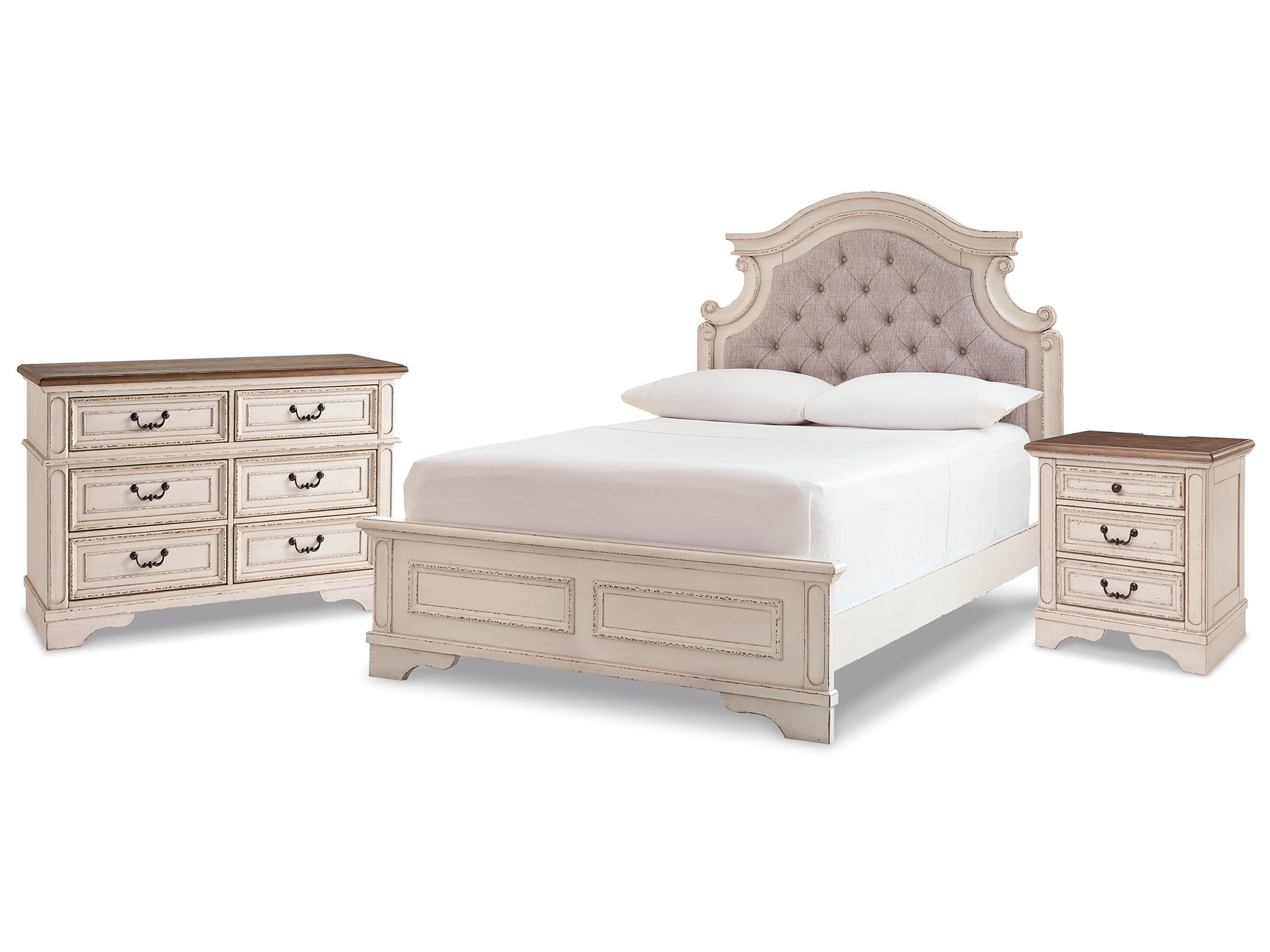 Realyn Chipped Full Panel Bedroom Set, White