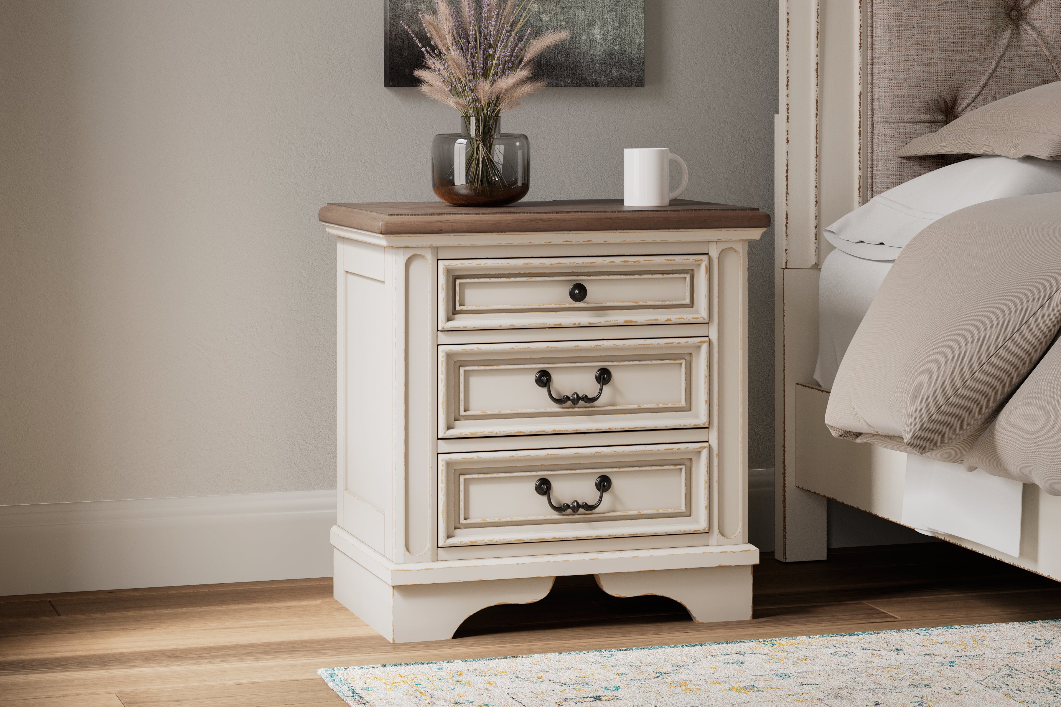 Realyn Chipped King Upholstered Panel Bed, Chest and 2 Nightstands, White