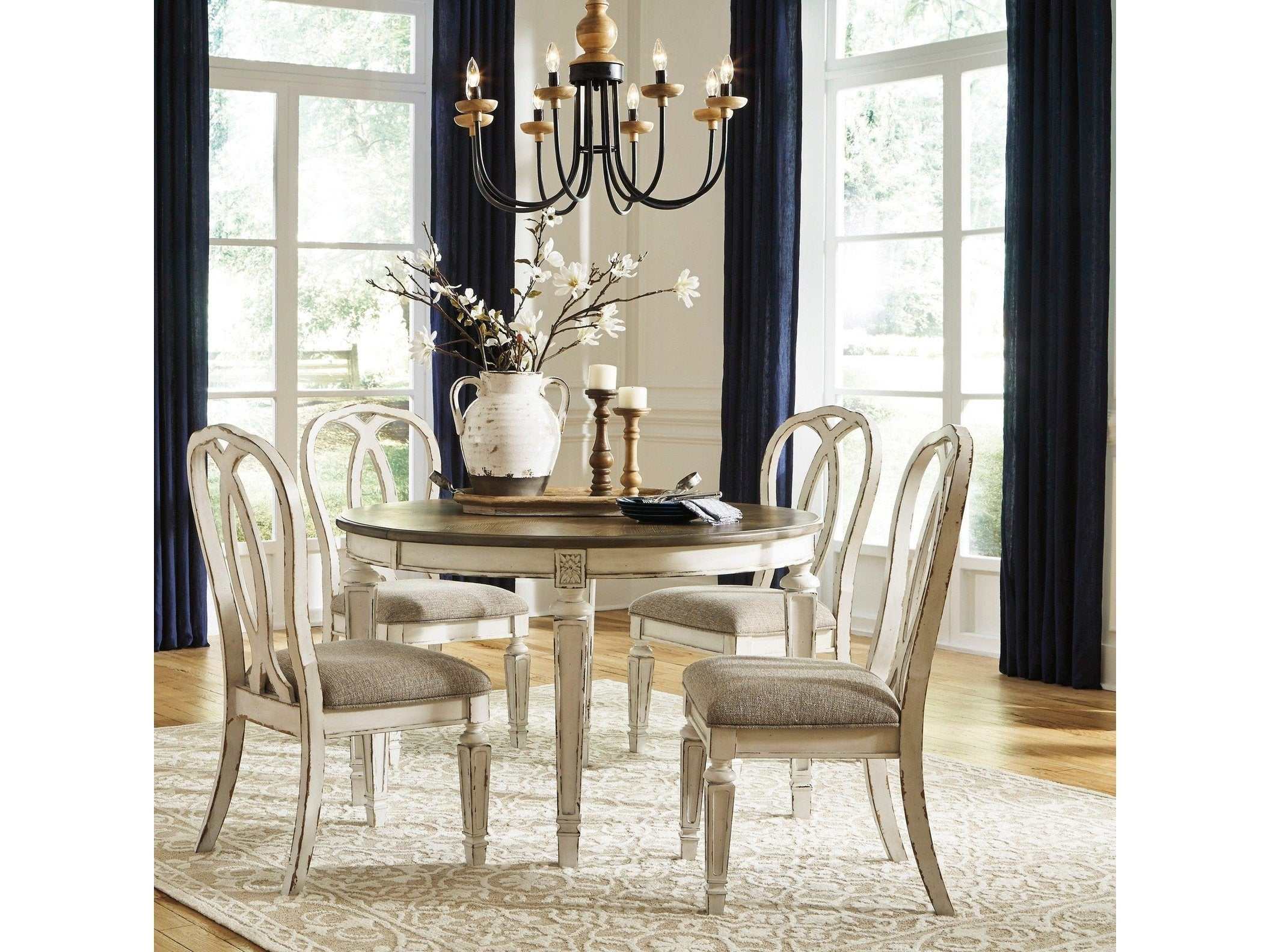 Realyn Chipped White Oval Dining Room Set / 5pc (Oval back)