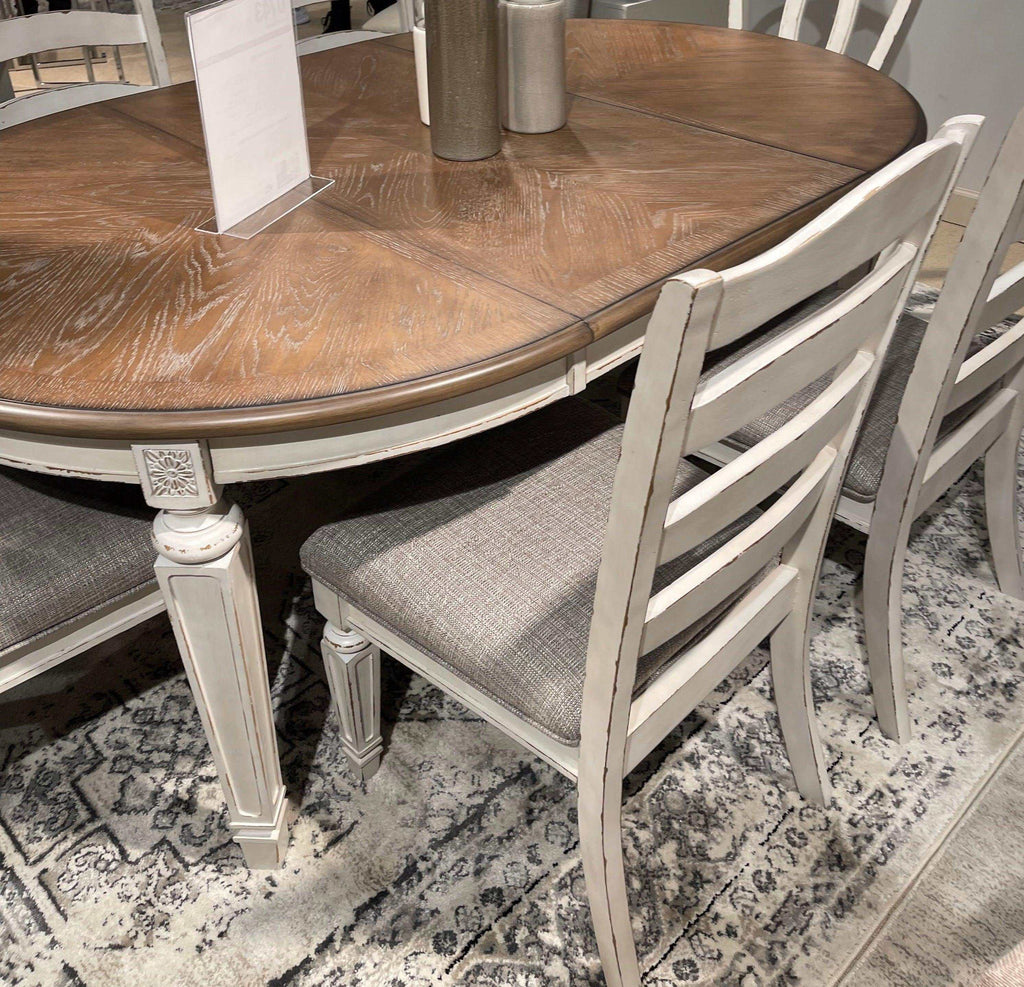 Realyn Chipped Oval Dining Room Set / 7 Pc, White