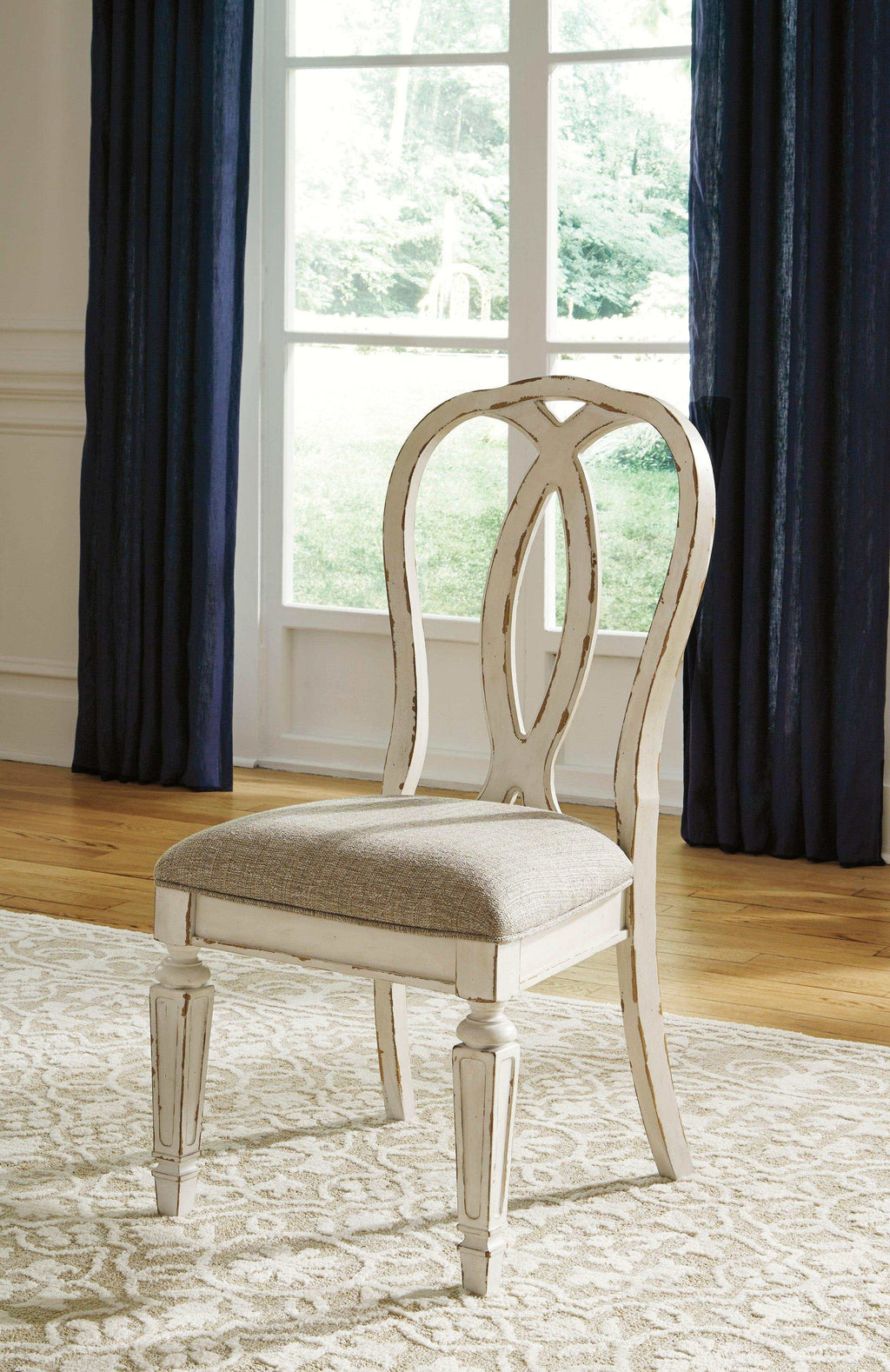 Realyn Chipped White Oval Dining Room Set / 7pc with Ribbon-Back