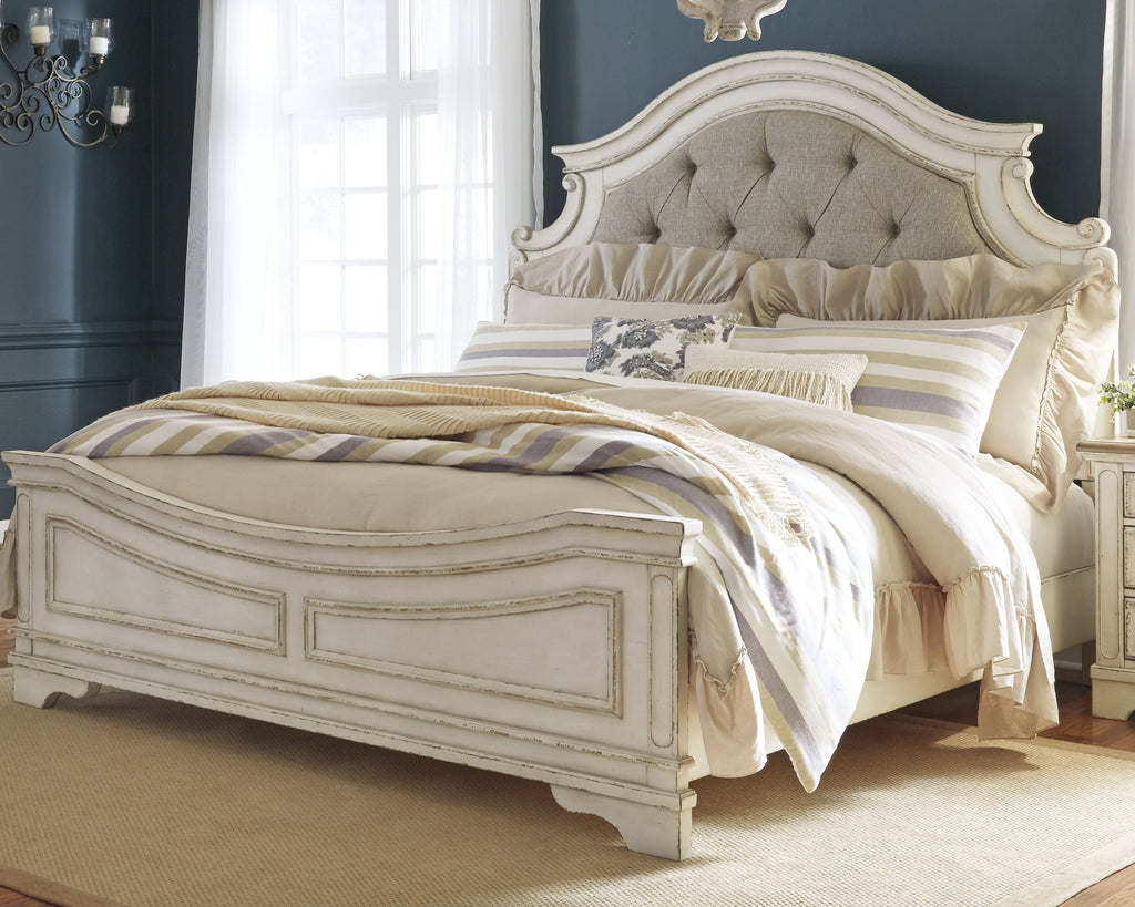 Realyn Chipped Queen Bedroom Set, White