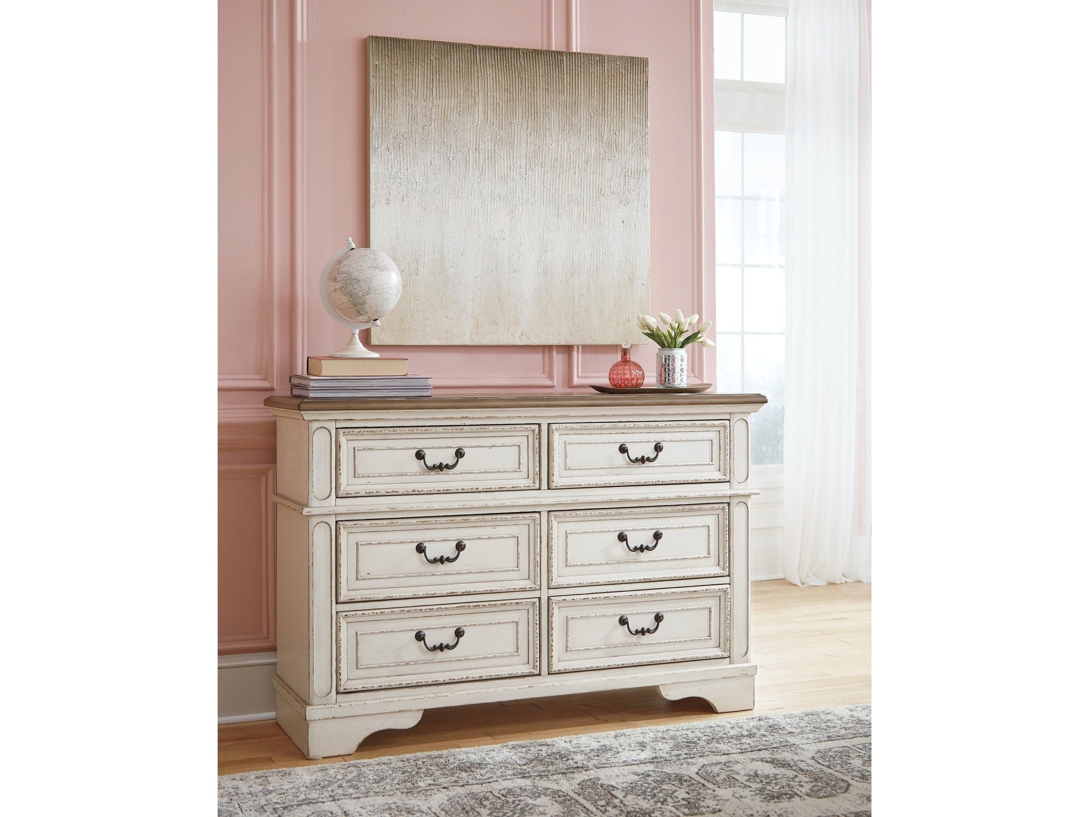 Realyn Dresser w/ 6 Drawer