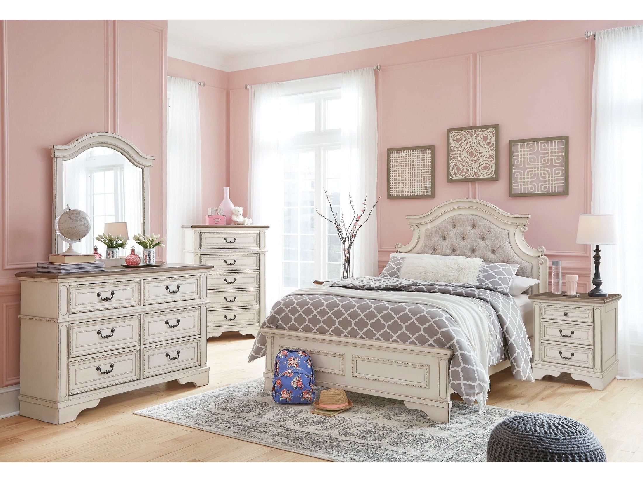 Realyn Full Panel Youth Bedroom Set / 5pc