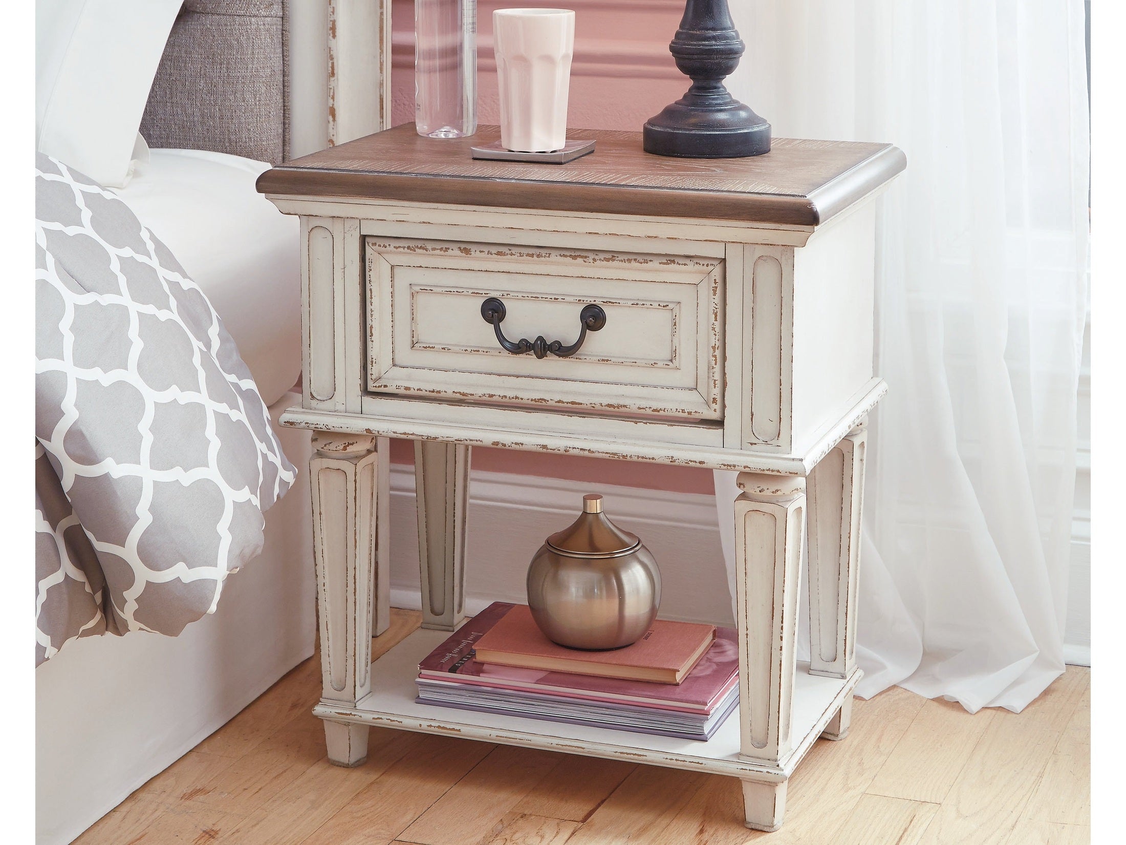 Realyn Nightstand w/ One Drawer