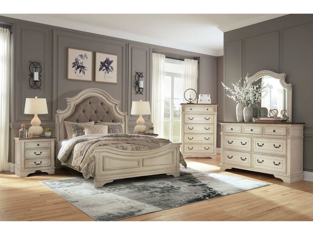Realyn Queen Upholstered Panel Bedroom Set / 5pc