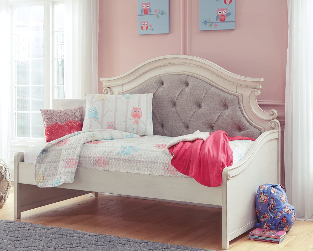 Realyn Twin Daybed