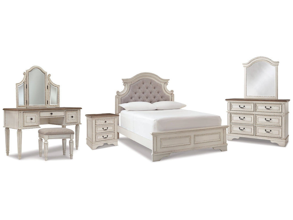 Realyn Full Panel Bedroom Set, Two-Tone