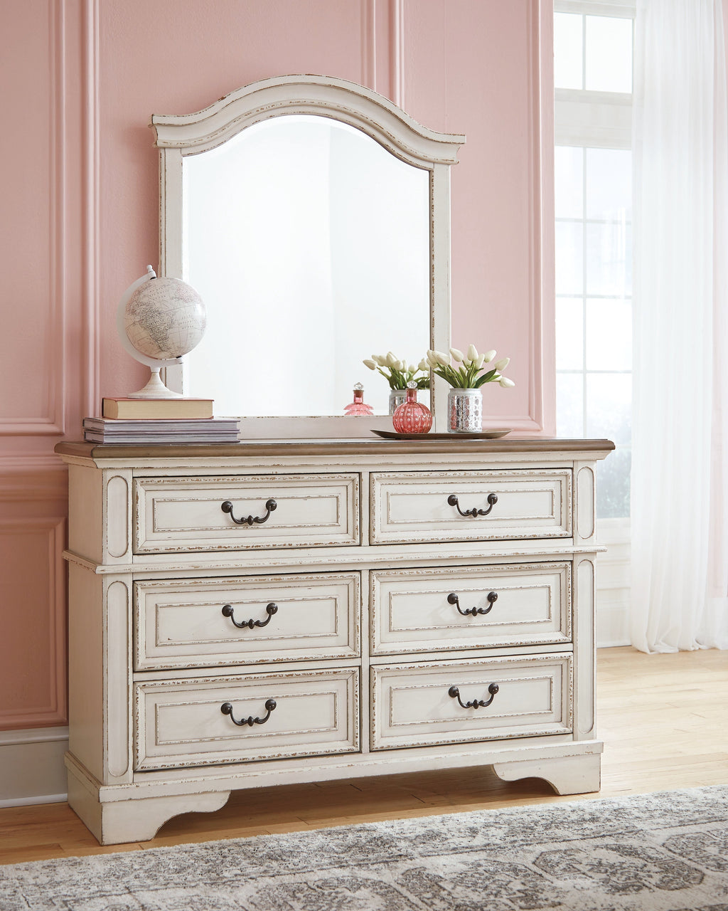 Realyn Full Panel Bedroom Set, Two-Tone