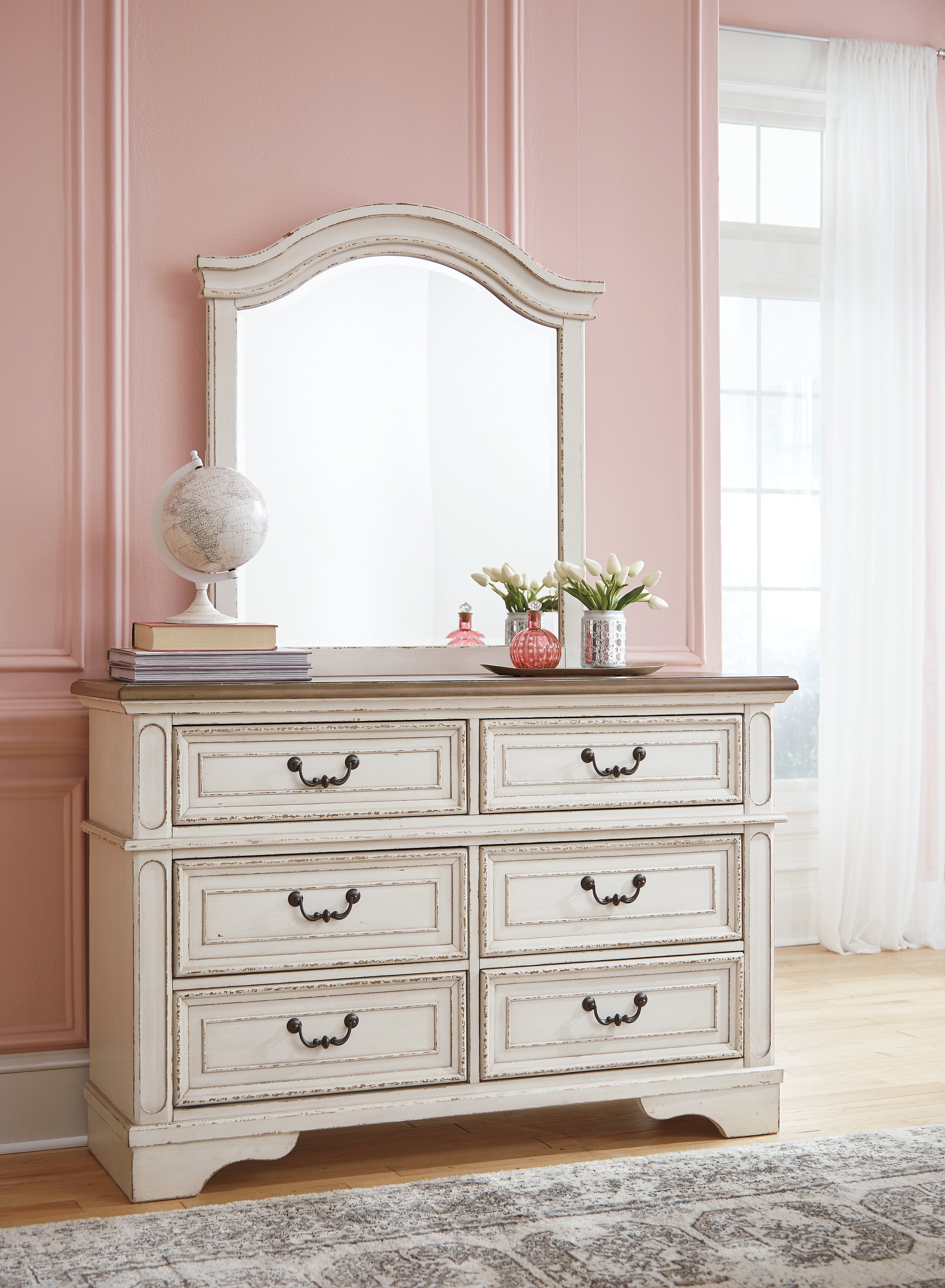 Realyn Full Panel Bedroom Set, Two-Tone