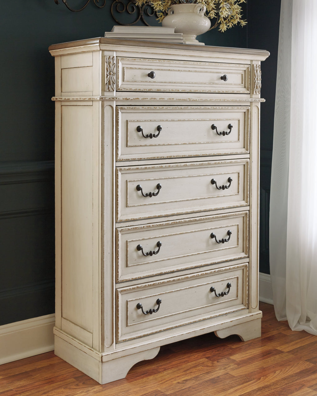 Realyn King Panel Bedroom Set, Two-Tone