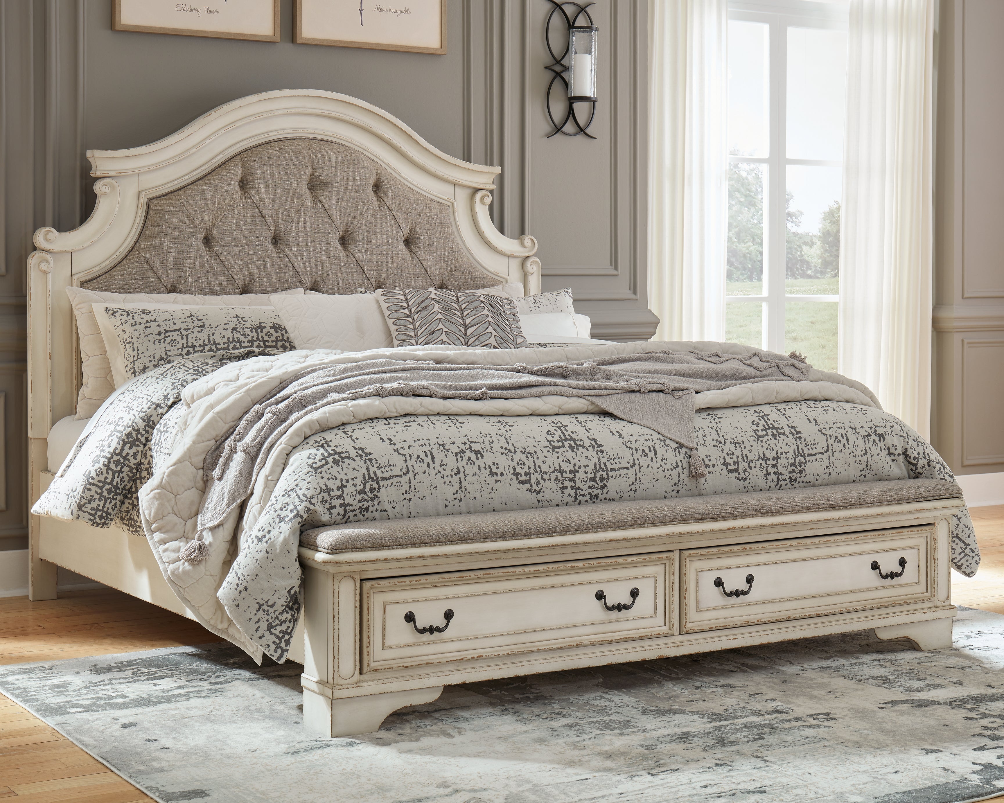 Realyn King Panel Bedroom Set, Two-Tone