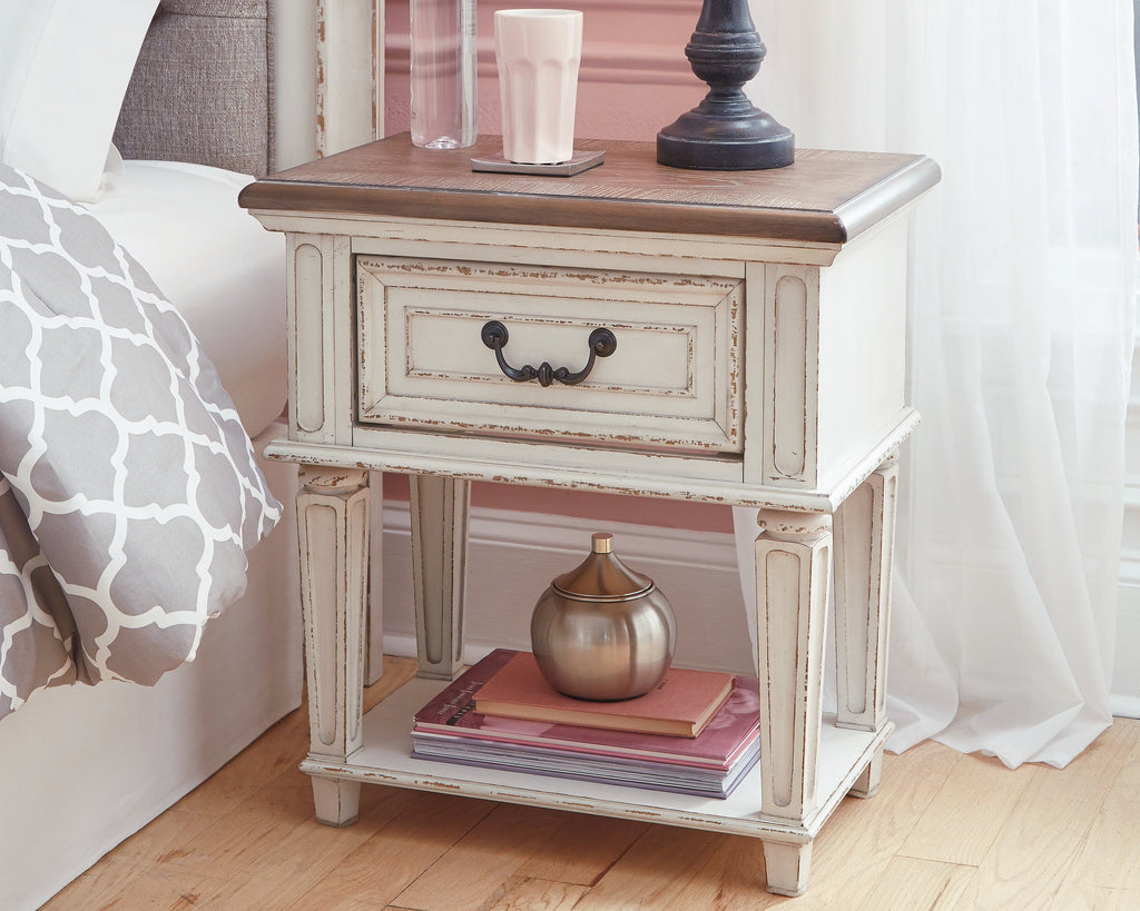 Realyn King Panel Bedroom Set, Two-Tone